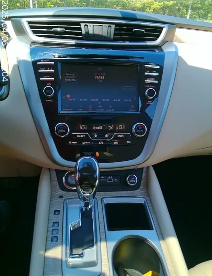 Nissan Murano снимка Nissan Murano