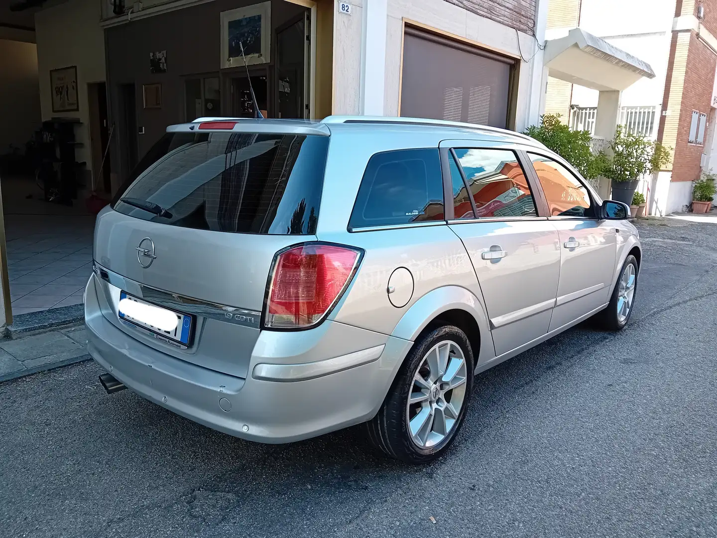 Opel Astra SW 1.9 cdti Elegance 120cv Grigio - 2