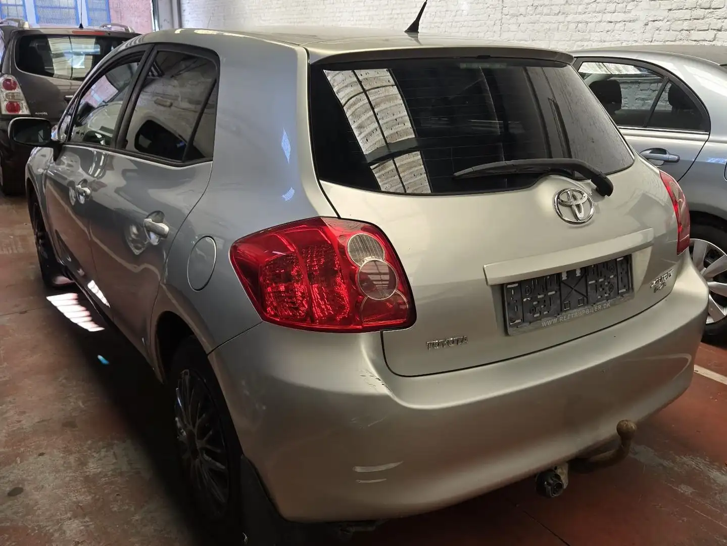 Toyota Auris Auris 1.4 D-4D Linea Luna Zilver - 1