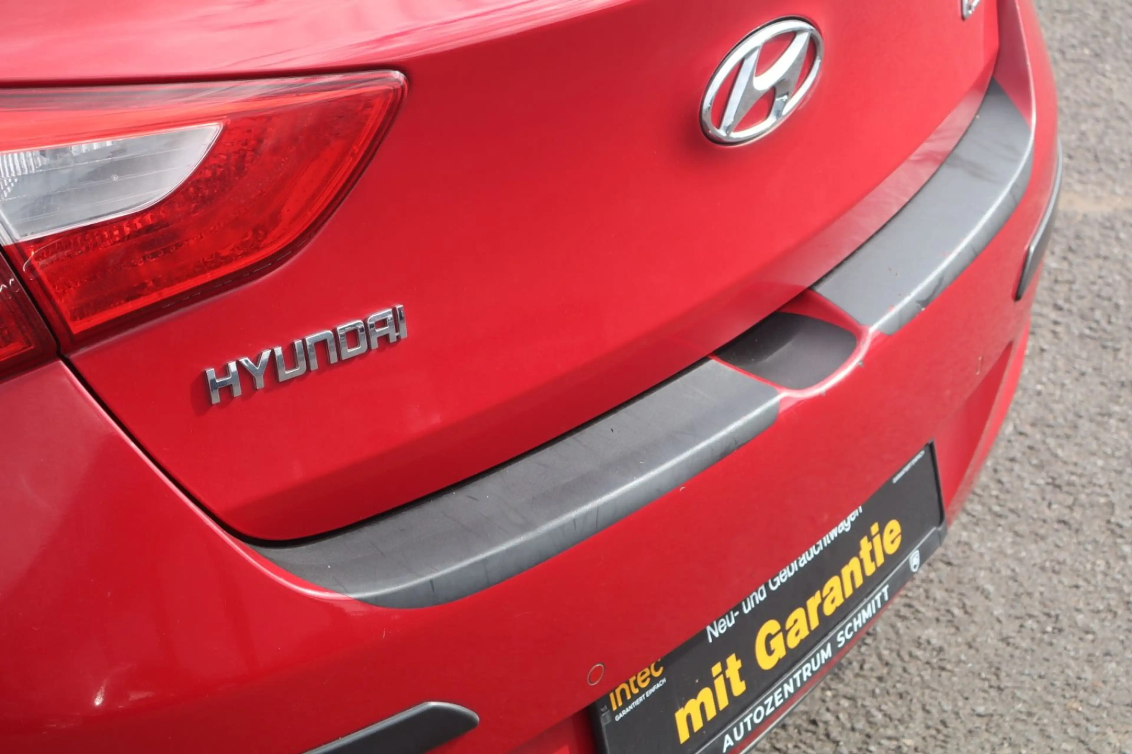 Hyundai i30 FIFA World Cup Edition/GARANTIE/TÜV-03/28/1-HAND — photo 14