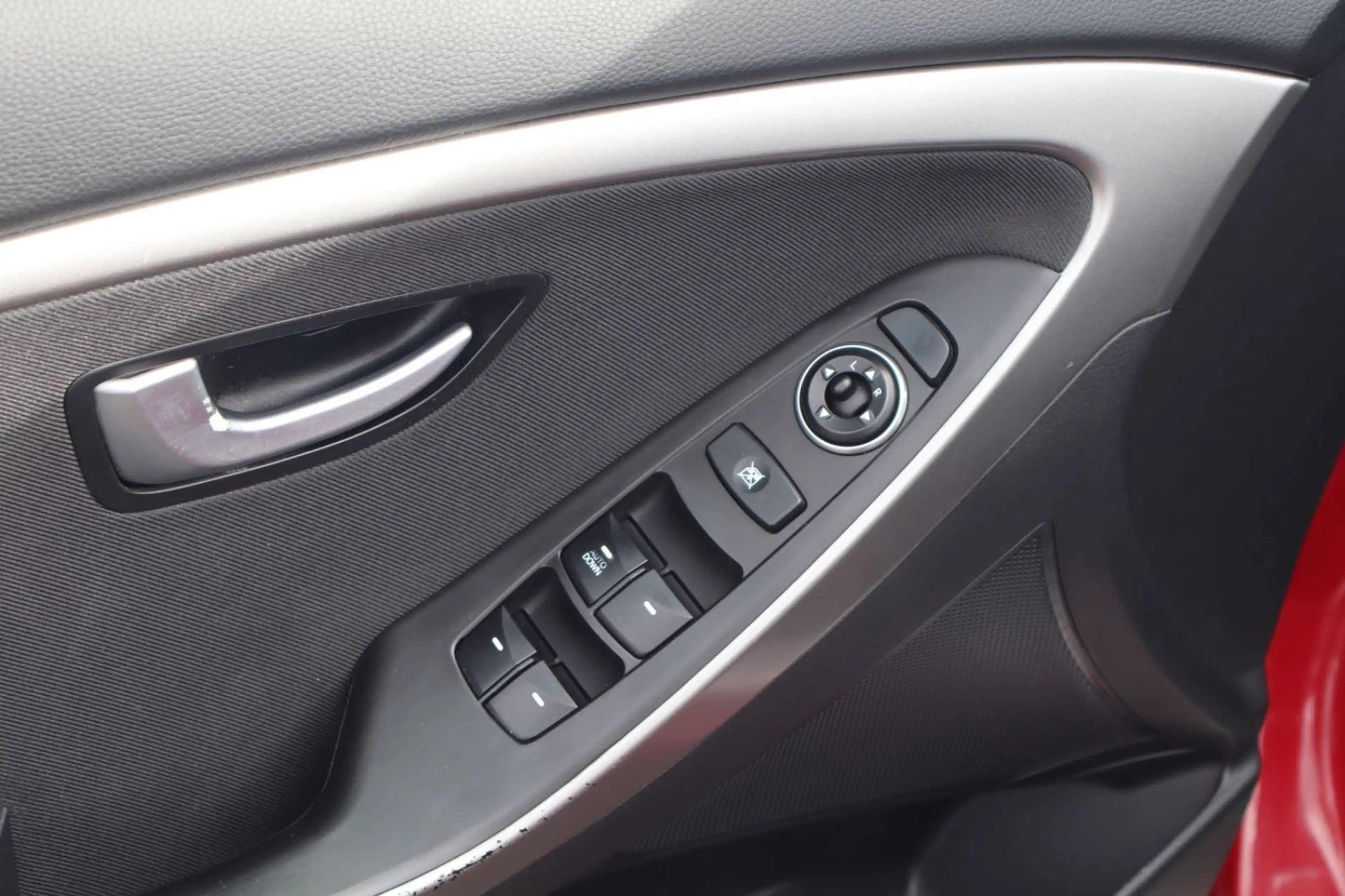 Hyundai i30 FIFA World Cup Edition/GARANTIE/TÜV-03/28/1-HAND — photo 12