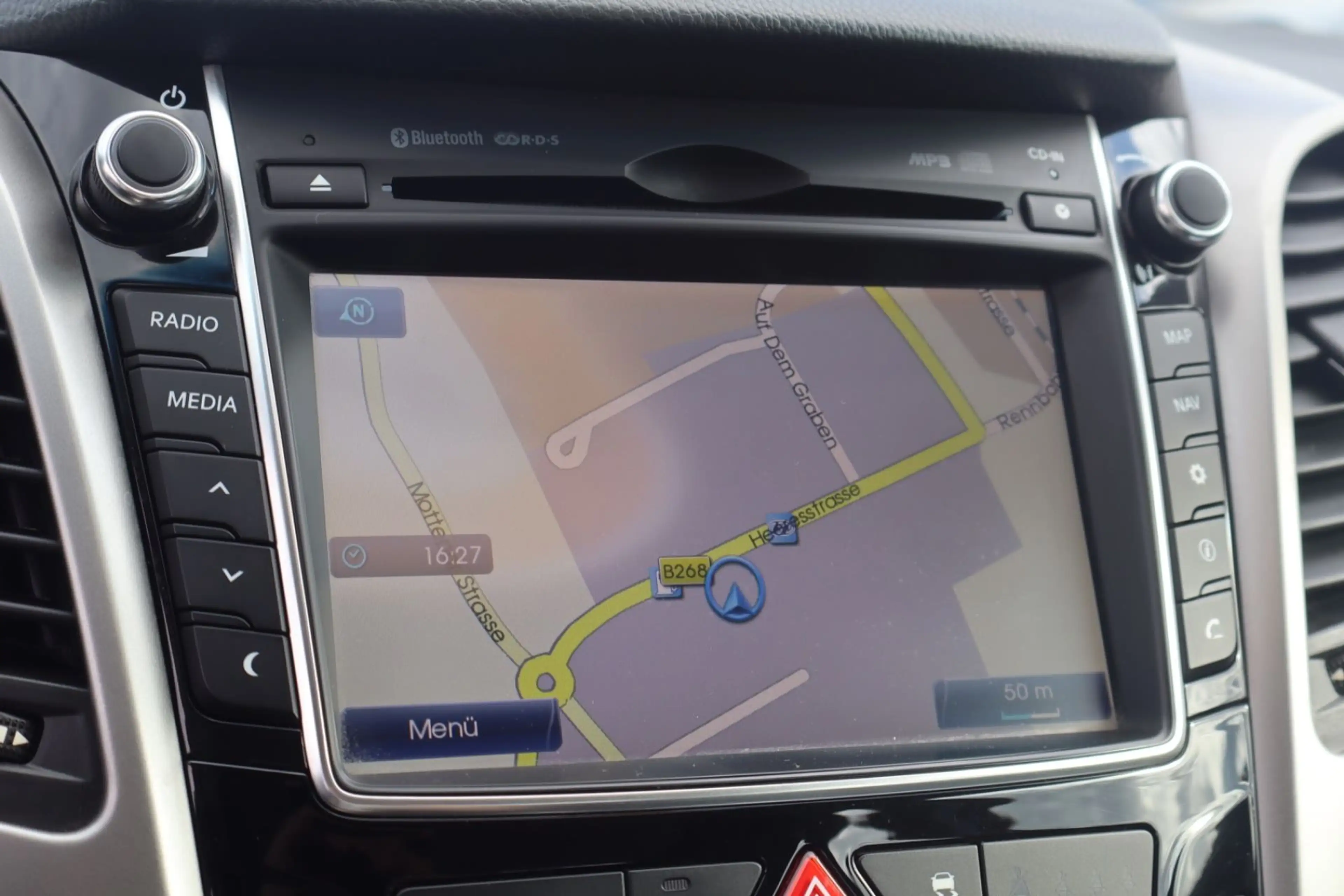 Hyundai i30 FIFA World Cup Edition/GARANTIE/TÜV-03/28/1-HAND — photo 15