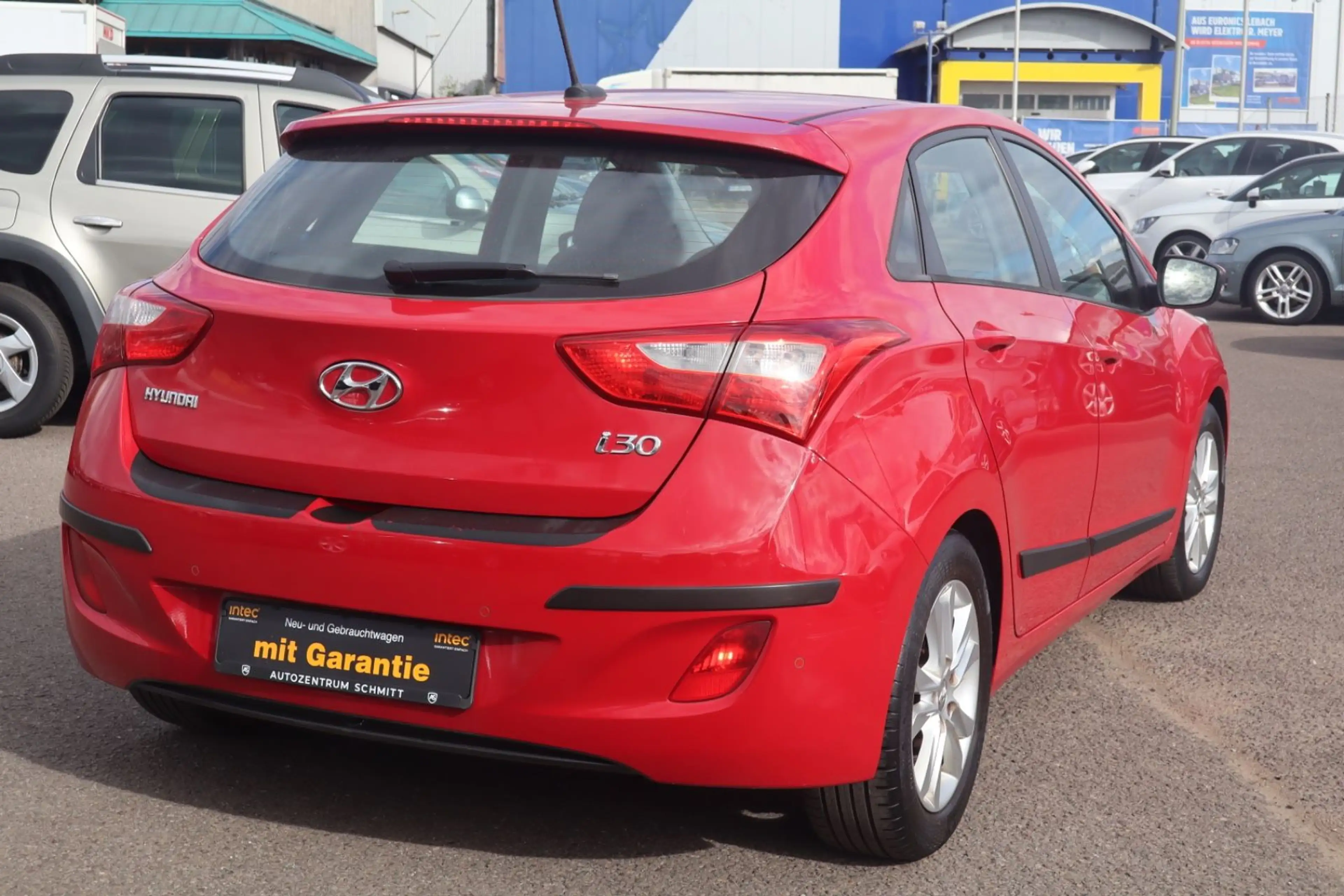 Hyundai i30 FIFA World Cup Edition/GARANTIE/TÜV-03/28/1-HAND — photo 4
