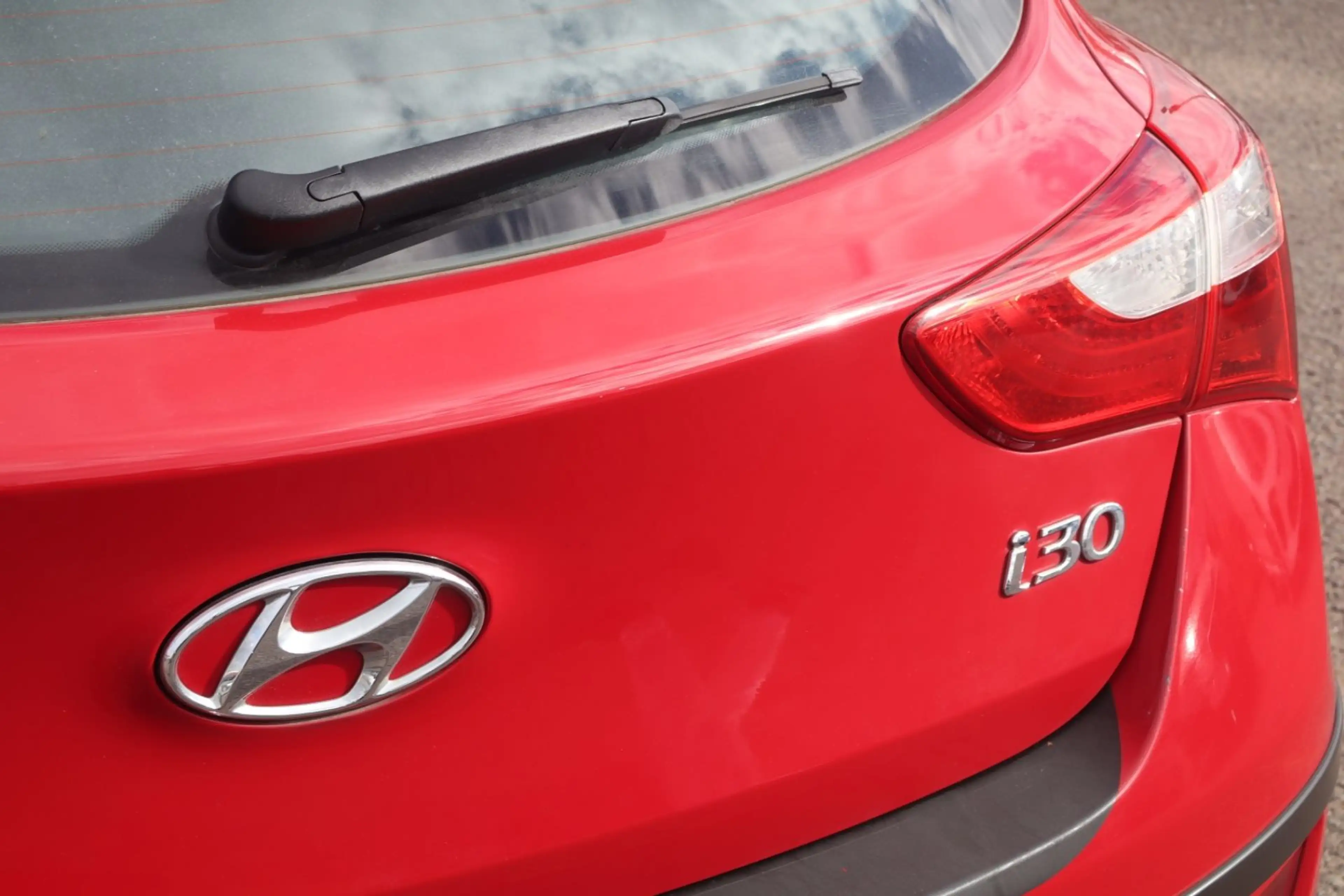 Hyundai i30 FIFA World Cup Edition/GARANTIE/TÜV-03/28/1-HAND — photo 8