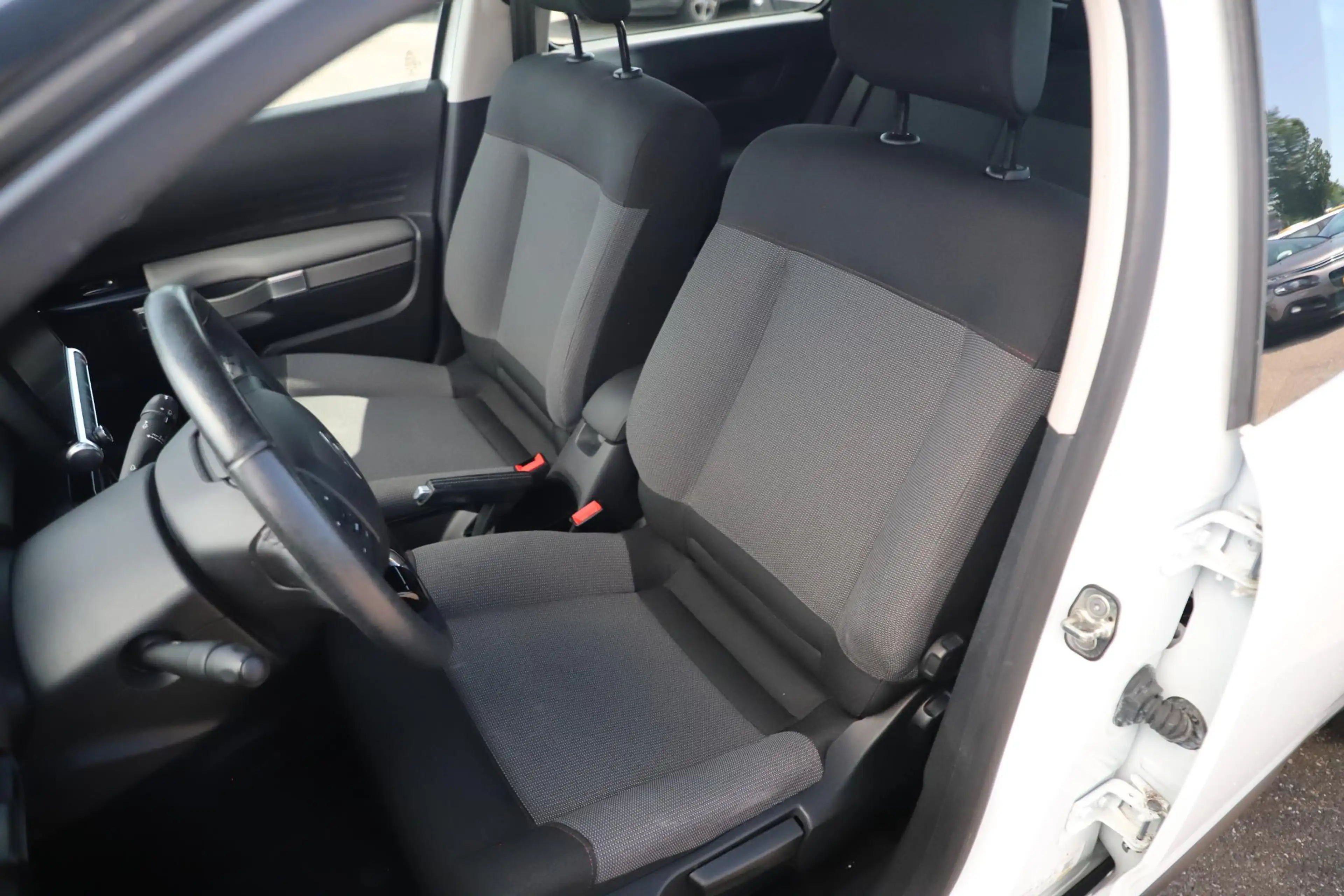 Citroen C4 Cactus 1.2 PureTech Feel 110PK Navigatie Carplay Android — photo 6