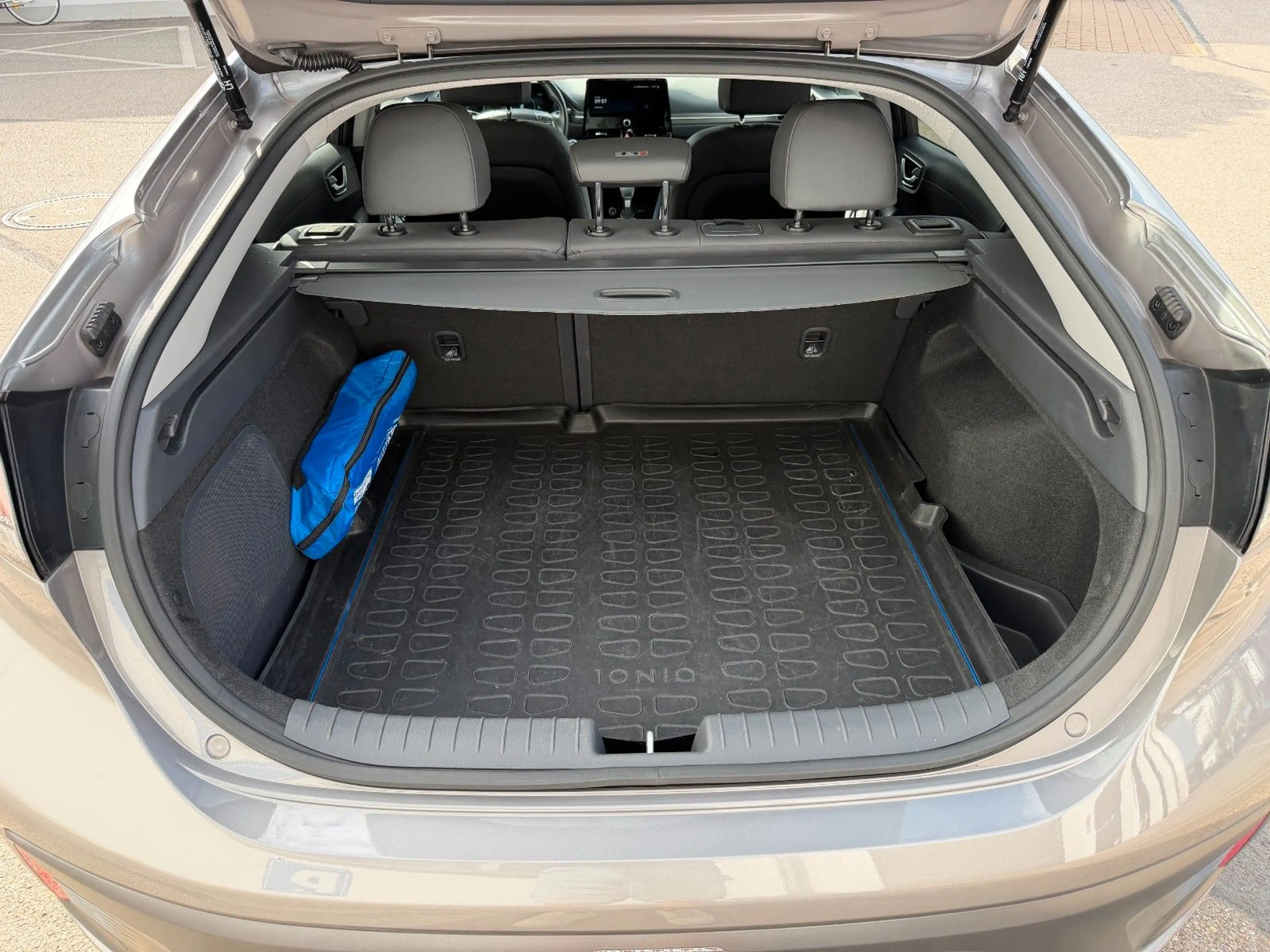 Hyundai IONIQ HEV Premium / GJR — photo 13