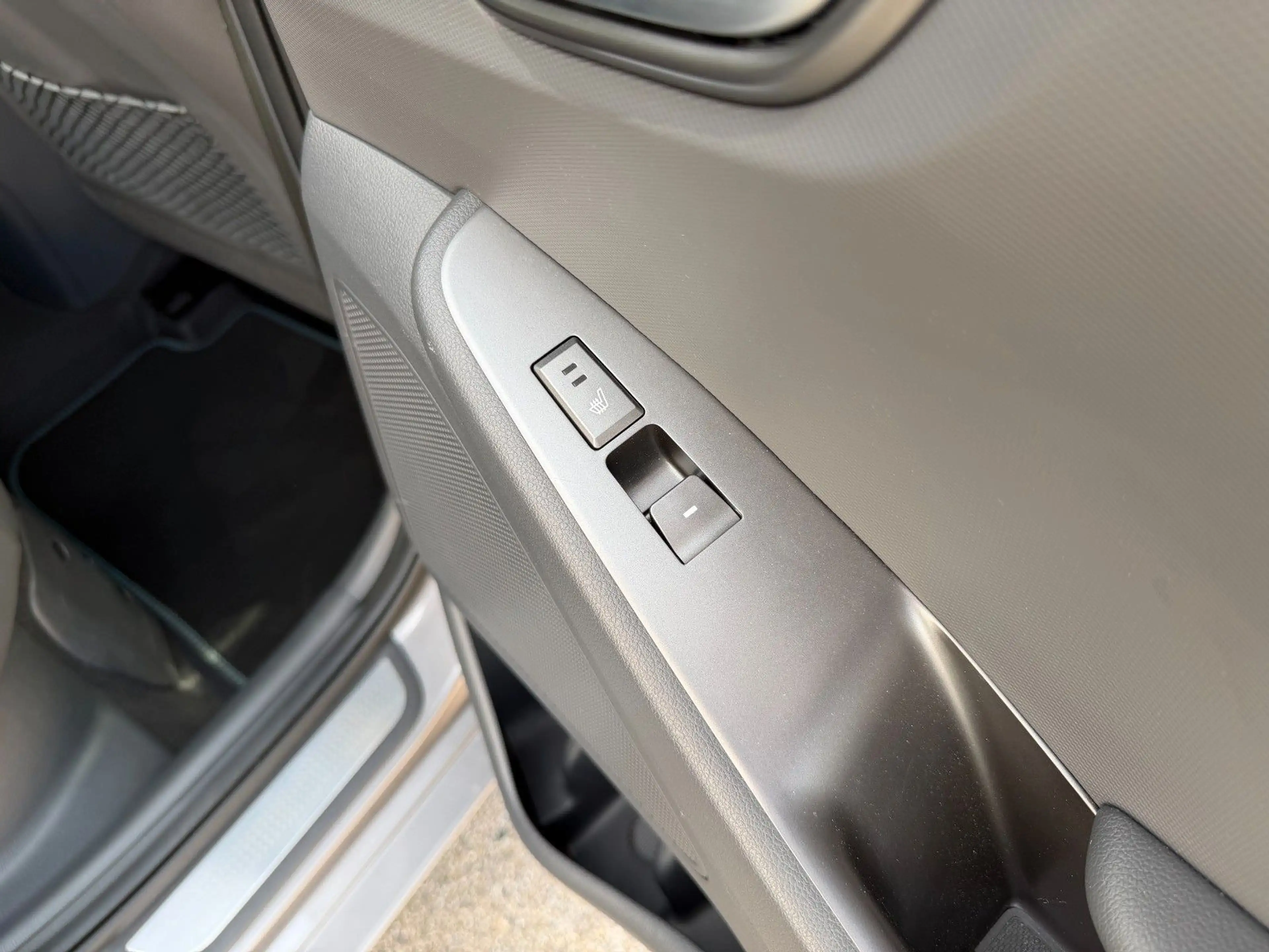 Hyundai IONIQ HEV Premium / GJR — photo 11