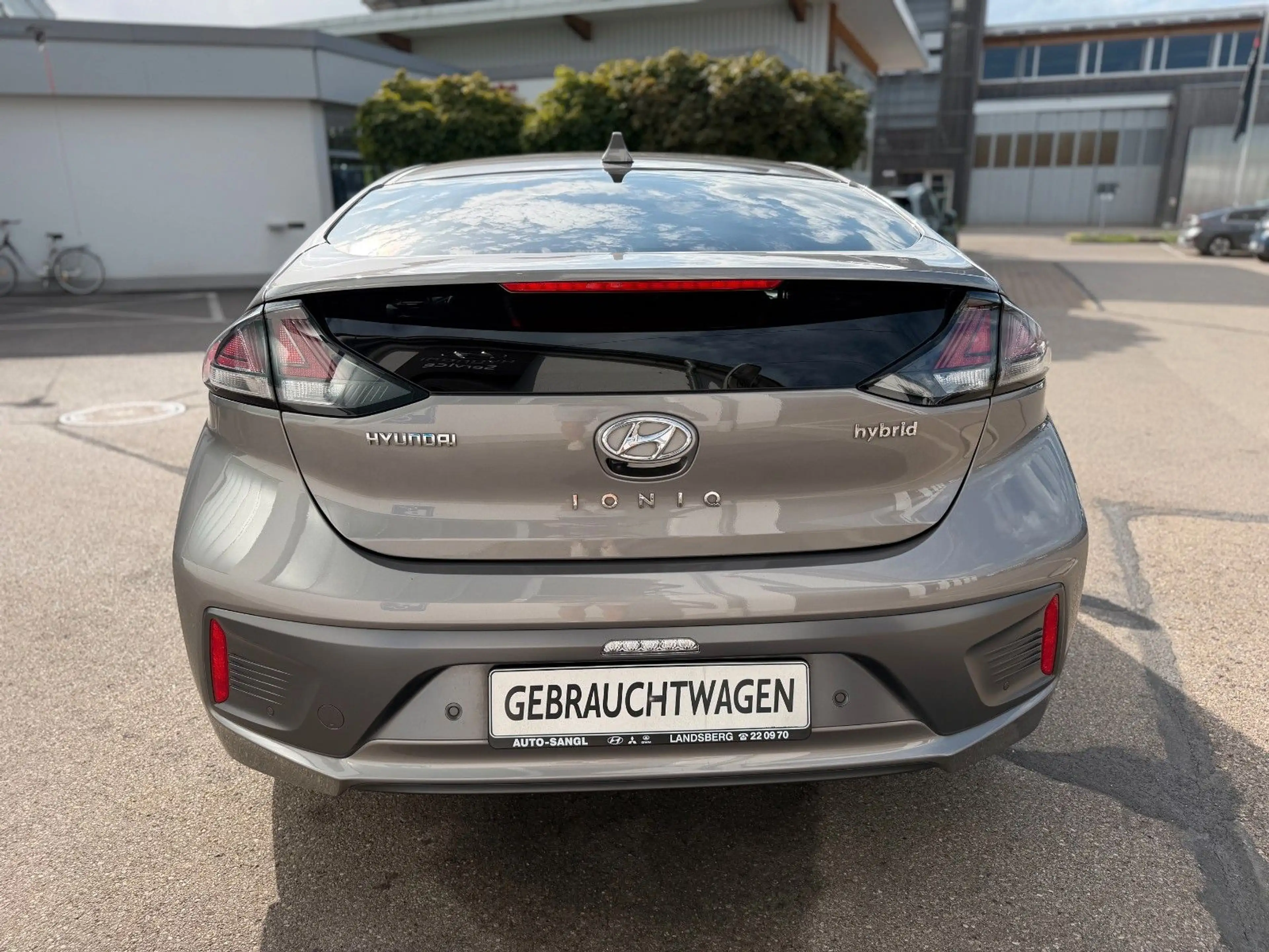 Hyundai IONIQ HEV Premium / GJR — photo 3