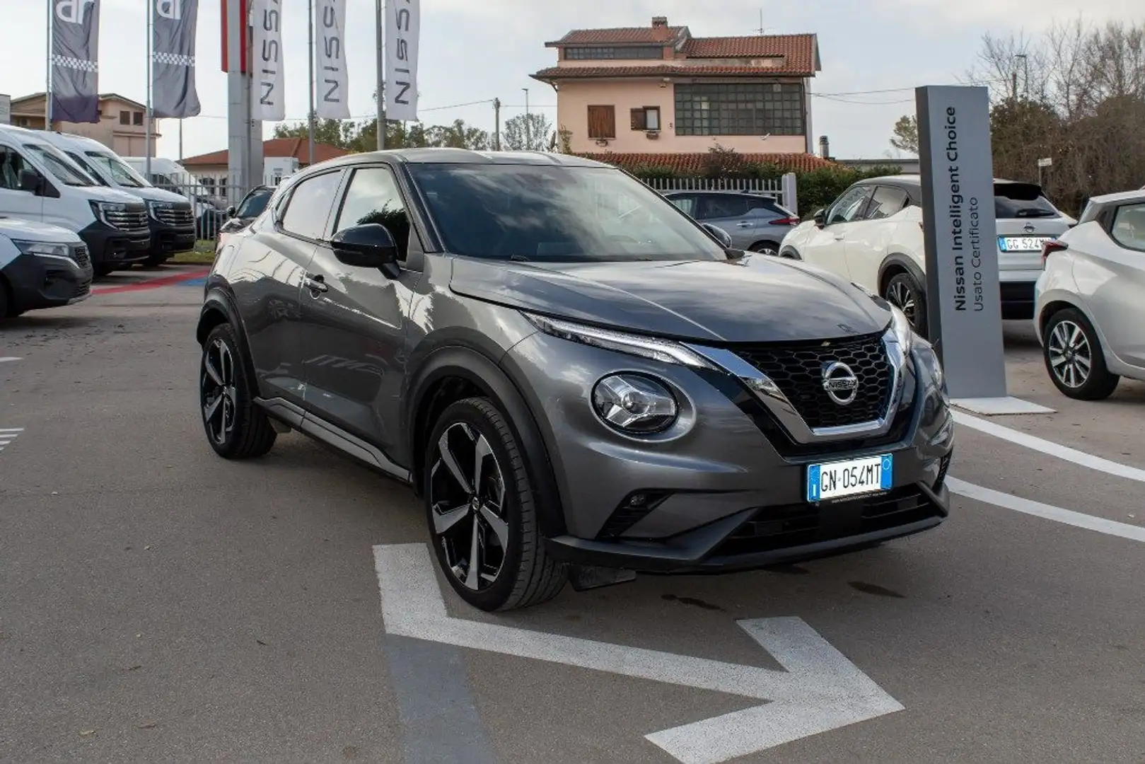 Nissan Juke 1.0 DIG-T 114 CV N-Connecta Grigio - 1