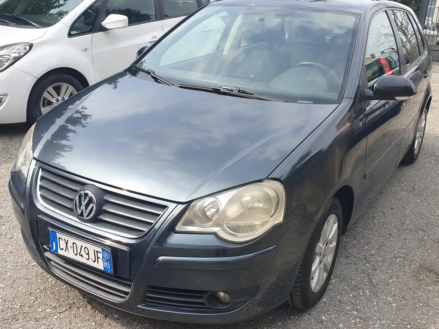 Volkswagen Polo Polo 5p 1.4 Sportline Grau - 2