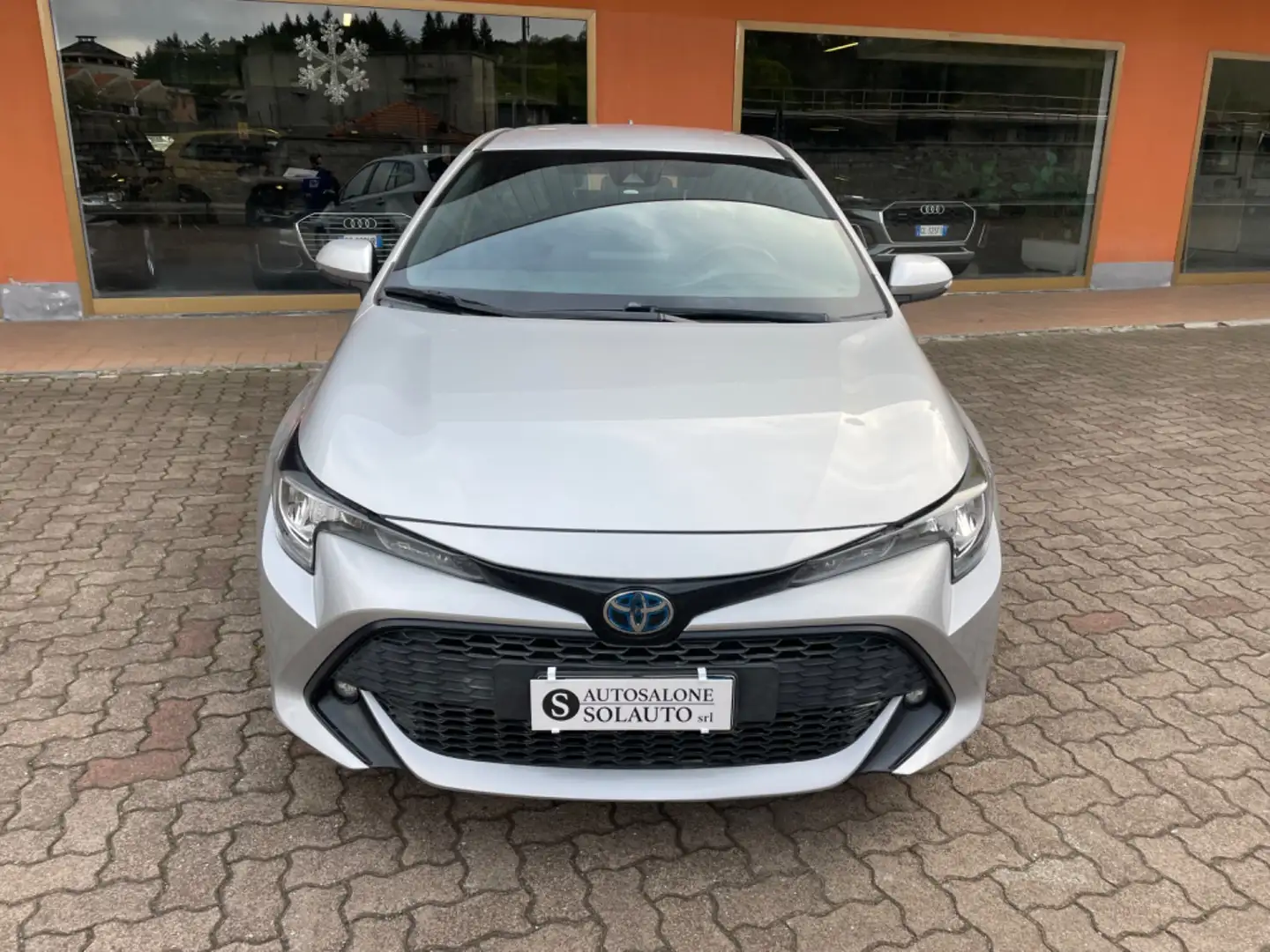 Toyota Corolla Touring Sports 1.8 Hybrid Business Silber - 2