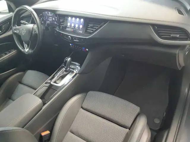 Opel Insignia view 9