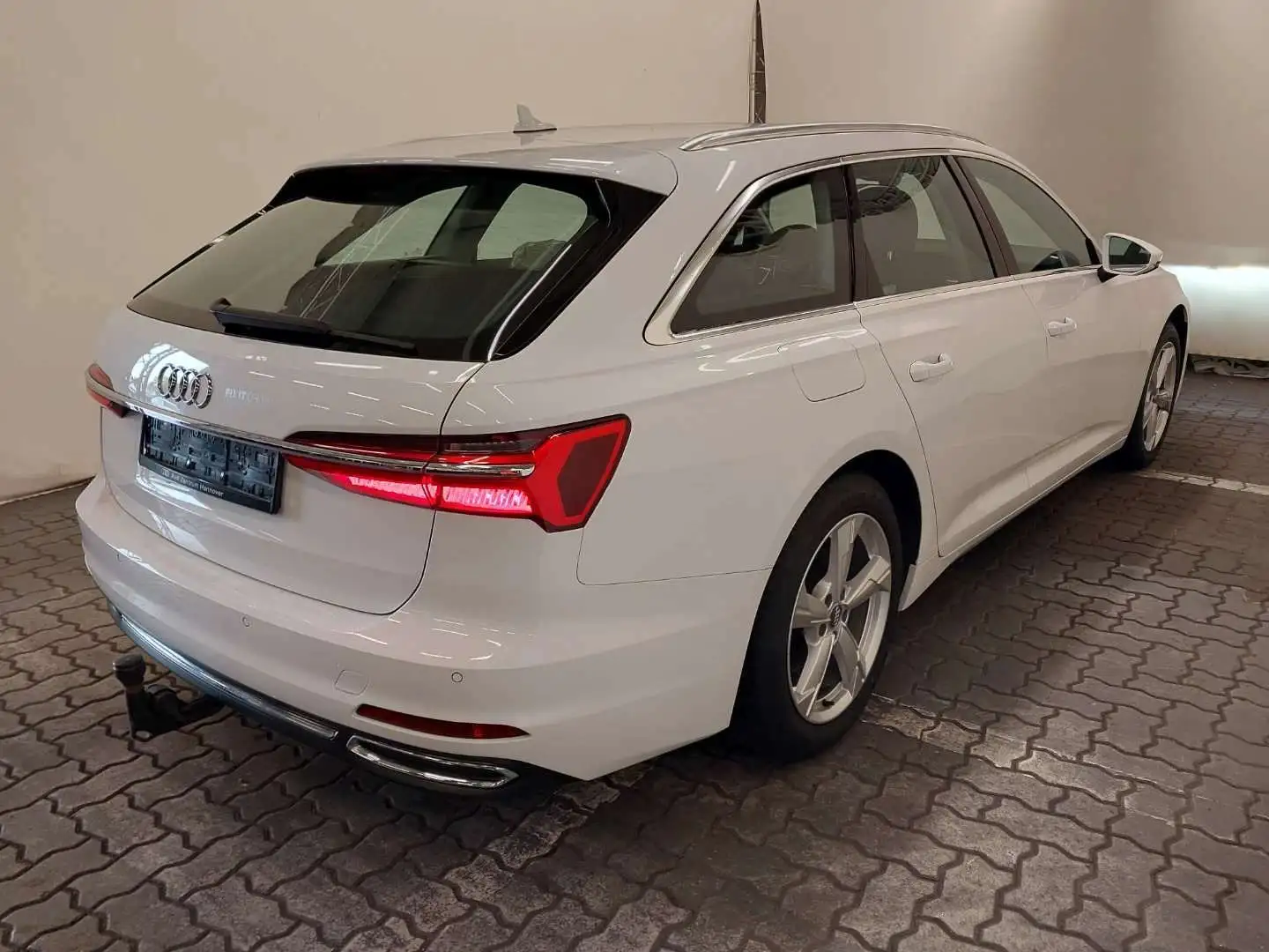 Audi A6 A6 Avant 35 2.0 tdi mhev Business Sport s-tronic Bianco - 2