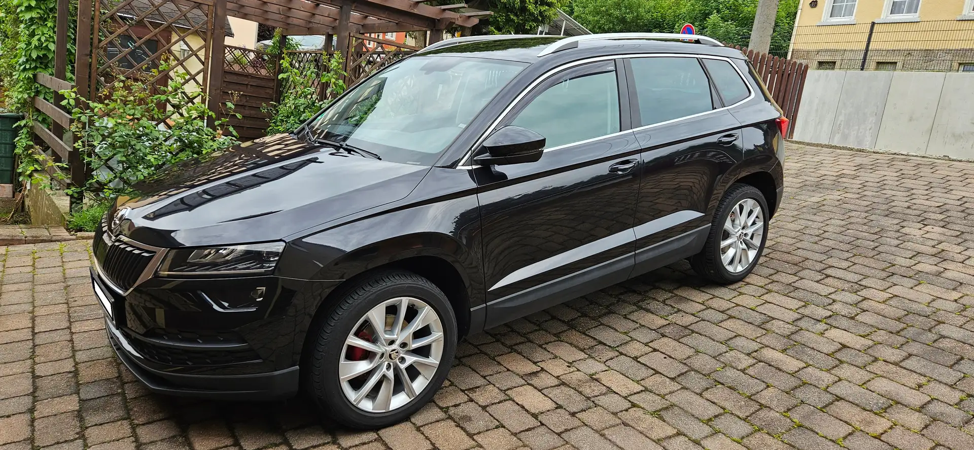 Skoda Karoq Karoq 1.5 TSI ACT DSG Style Schwarz - 1