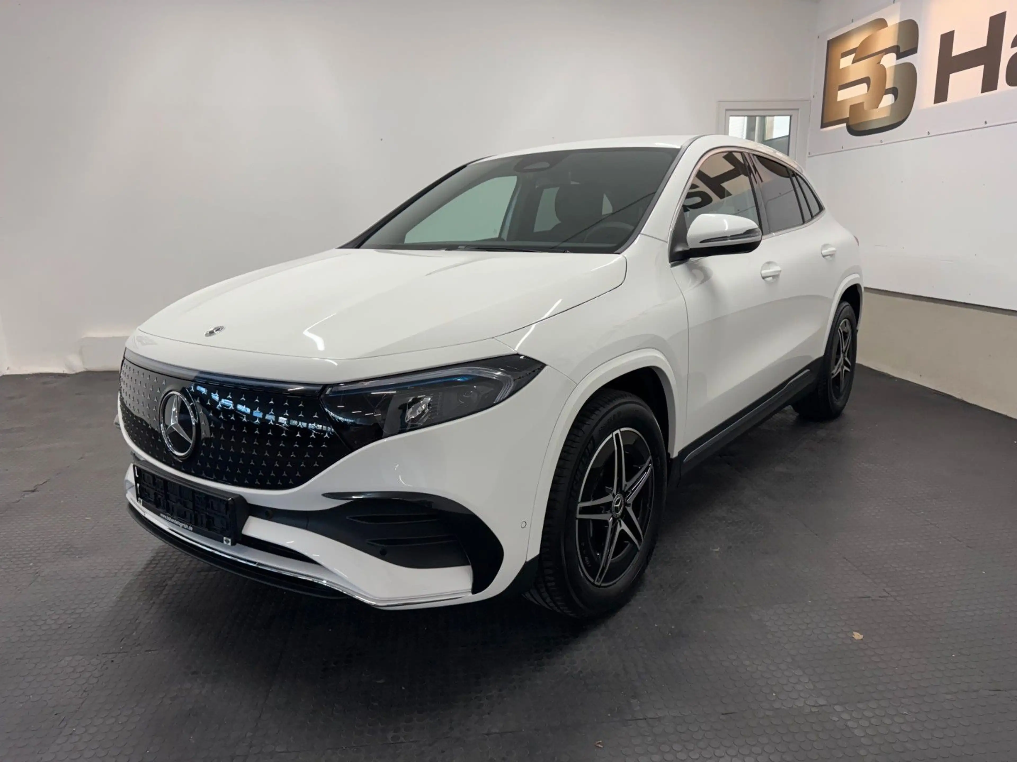 Mercedes-Benz EQA 250+ AMG LINE*LED*WIDE*KAMERA*SHZ* — photo 3