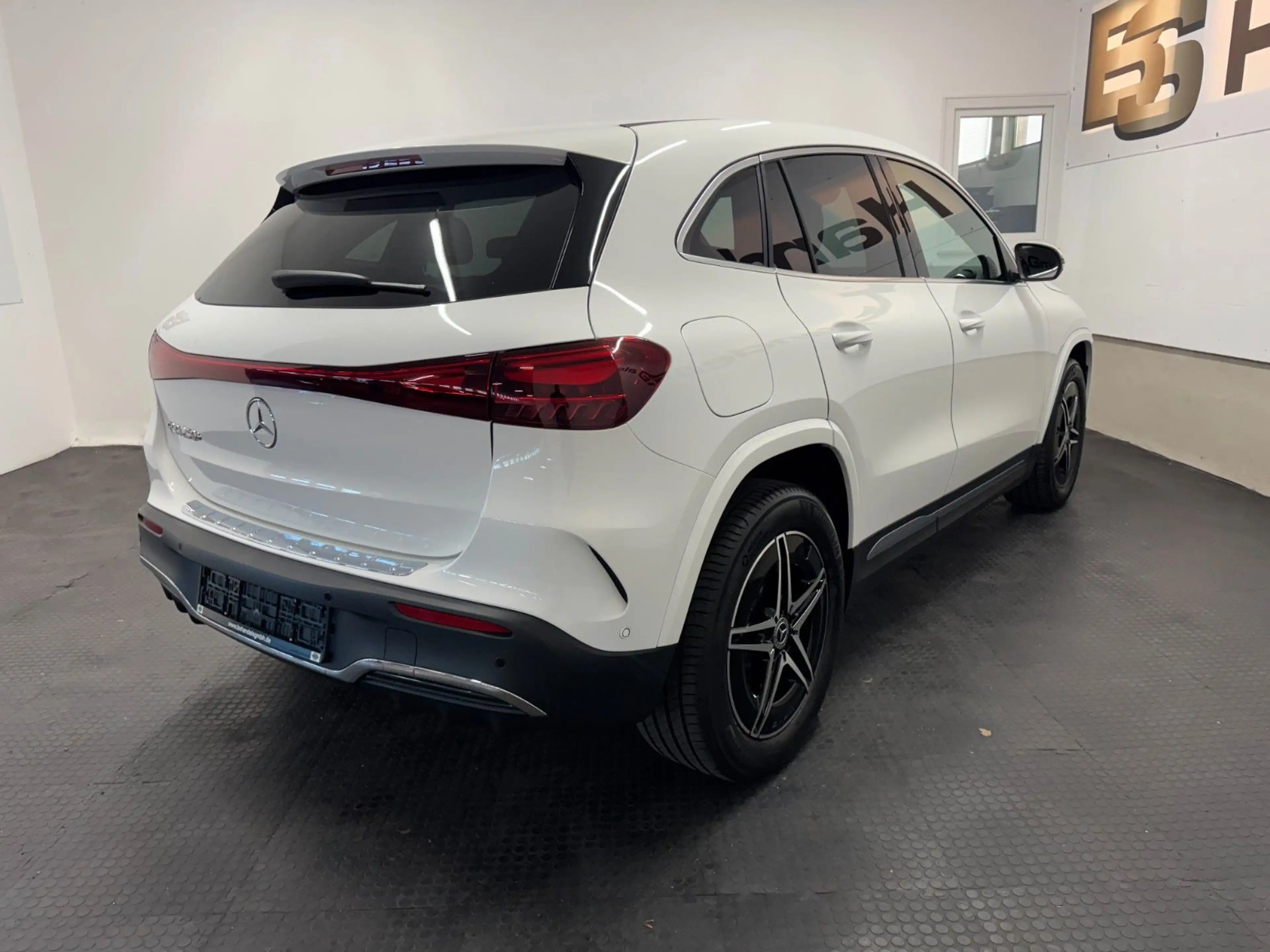 Mercedes-Benz EQA 250+ AMG LINE*LED*WIDE*KAMERA*SHZ* — photo 8