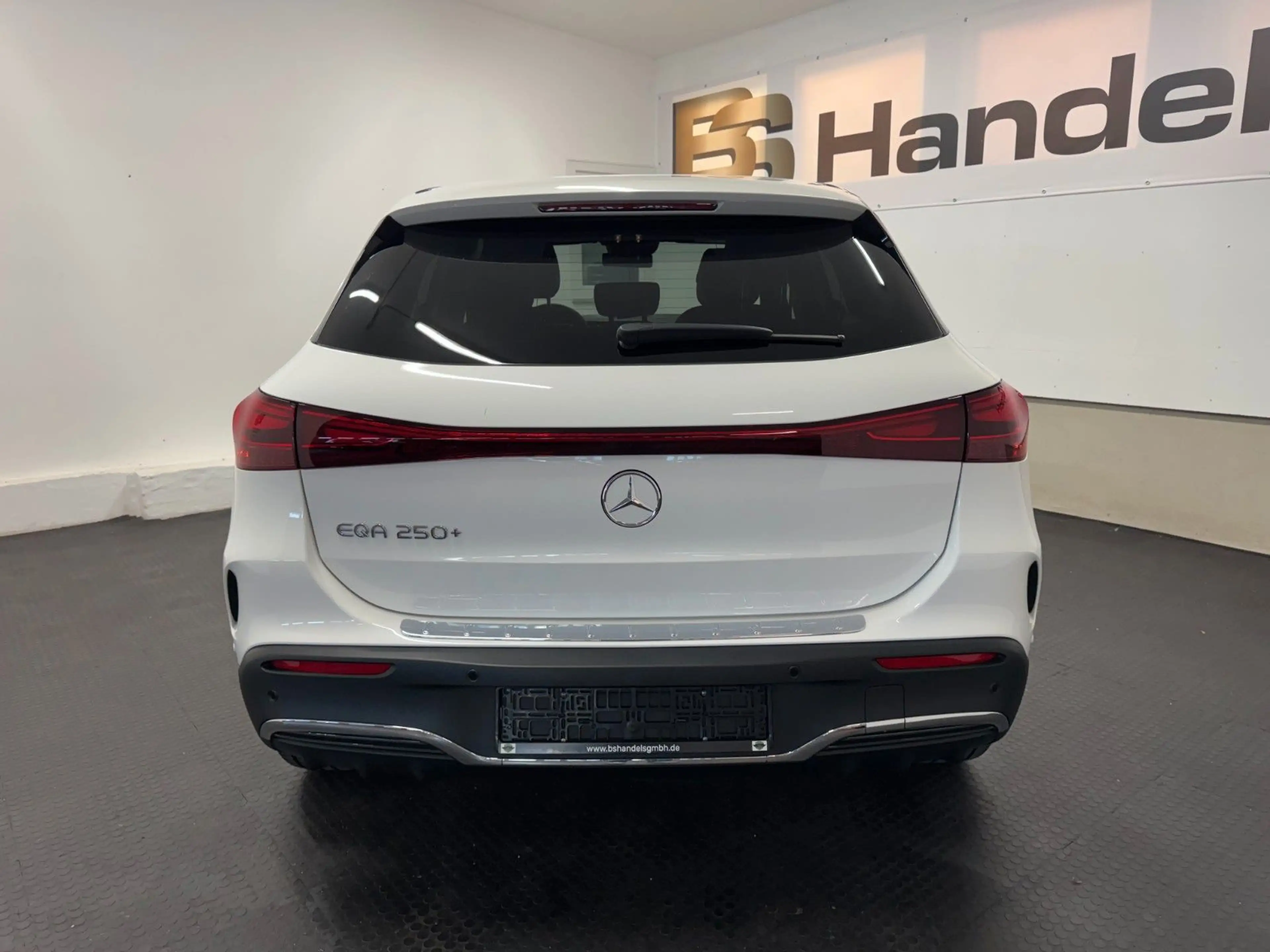 Mercedes-Benz EQA 250+ AMG LINE*LED*WIDE*KAMERA*SHZ* — photo 7