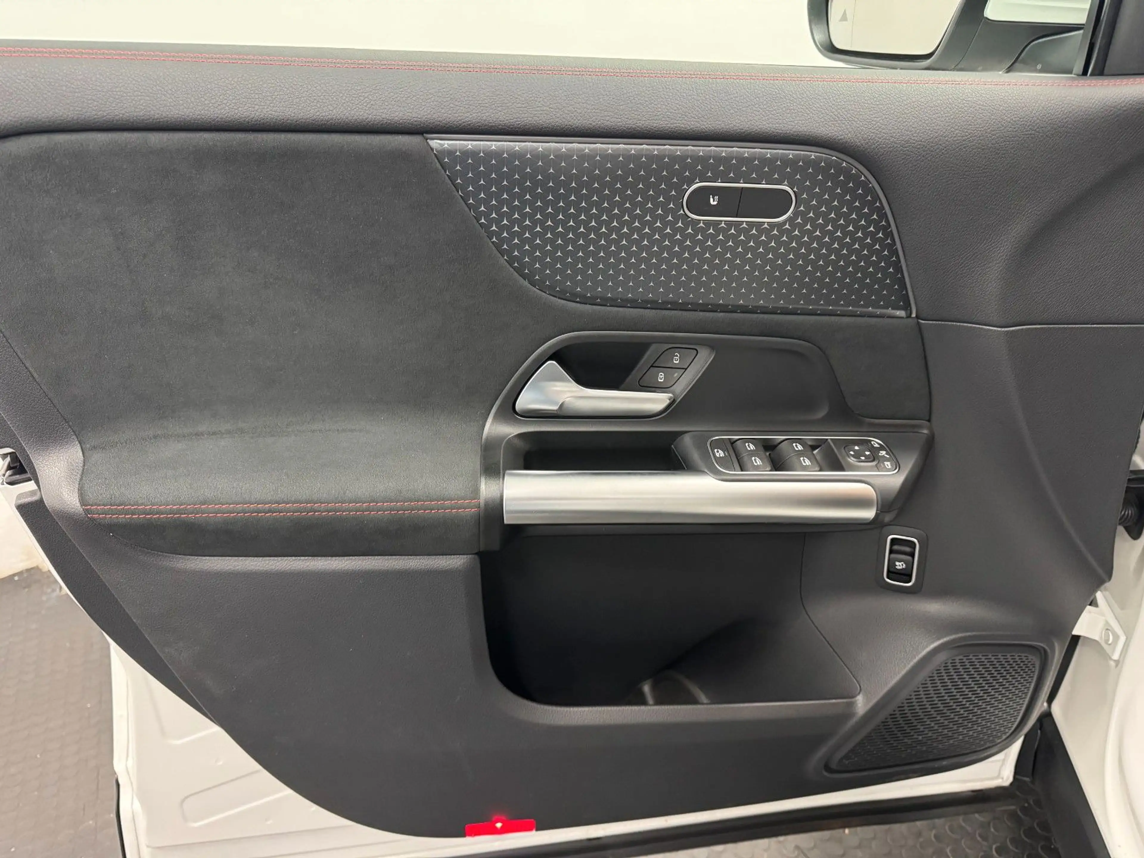 Mercedes-Benz EQA 250+ AMG LINE*LED*WIDE*KAMERA*SHZ* — photo 11