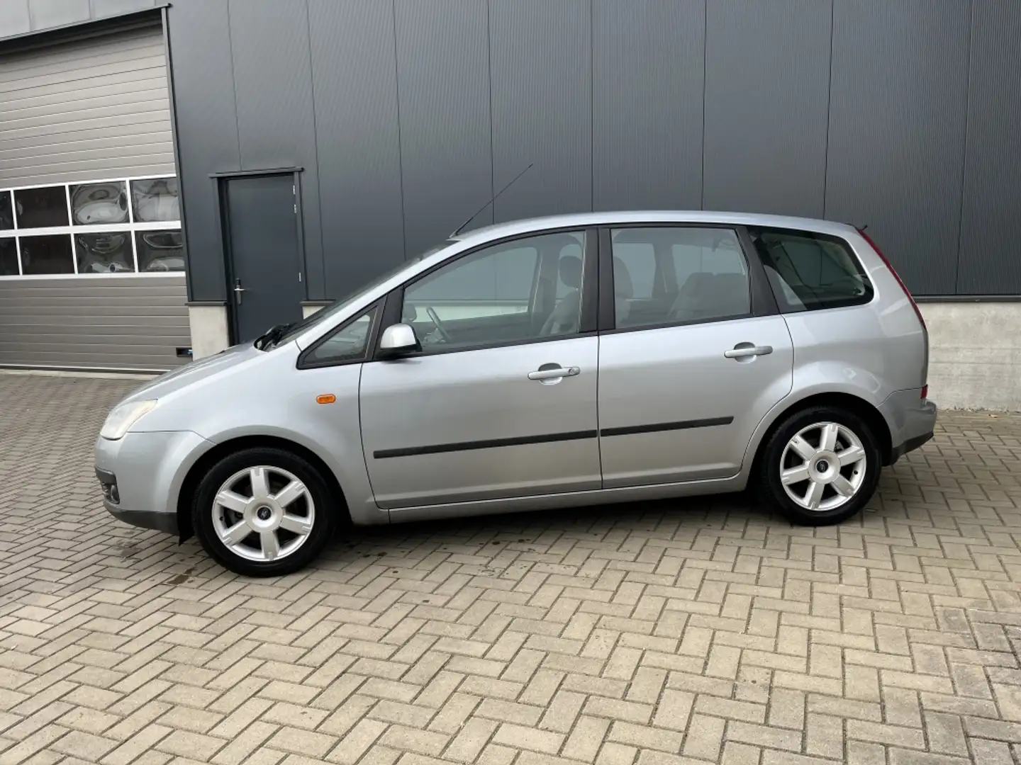 Ford Focus C-Max 1.6-16V Futura *Nieuwe APK* Grau - 2
