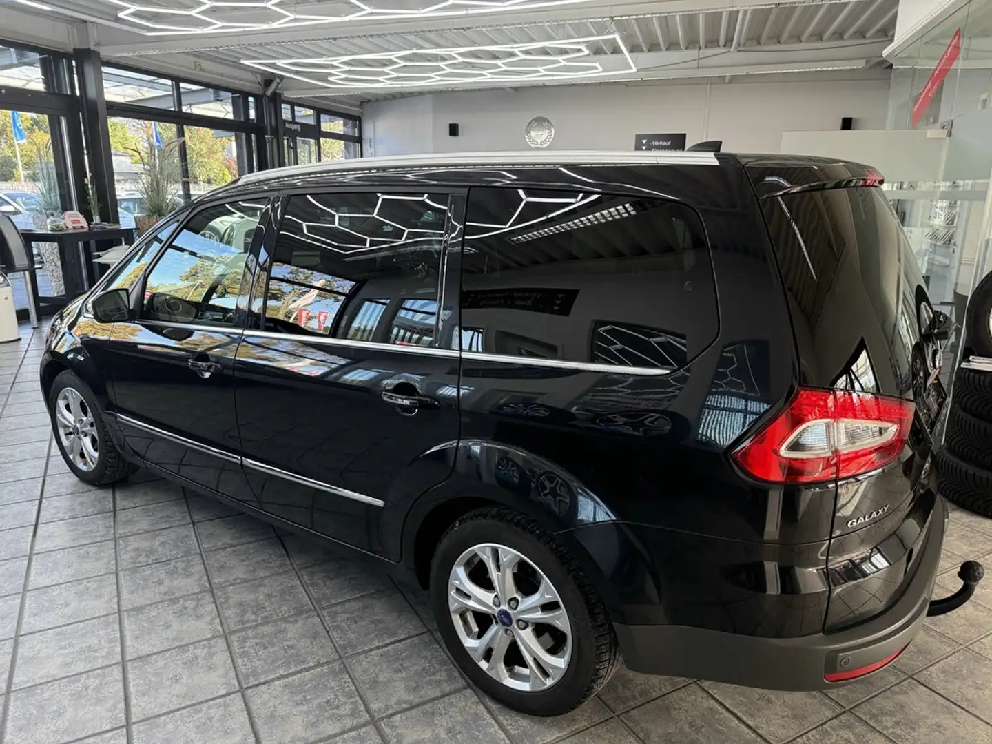 Ford Galaxy 1.6 EcoBoost Titanium, 7-Sitzer, Navi Schwarz - 2