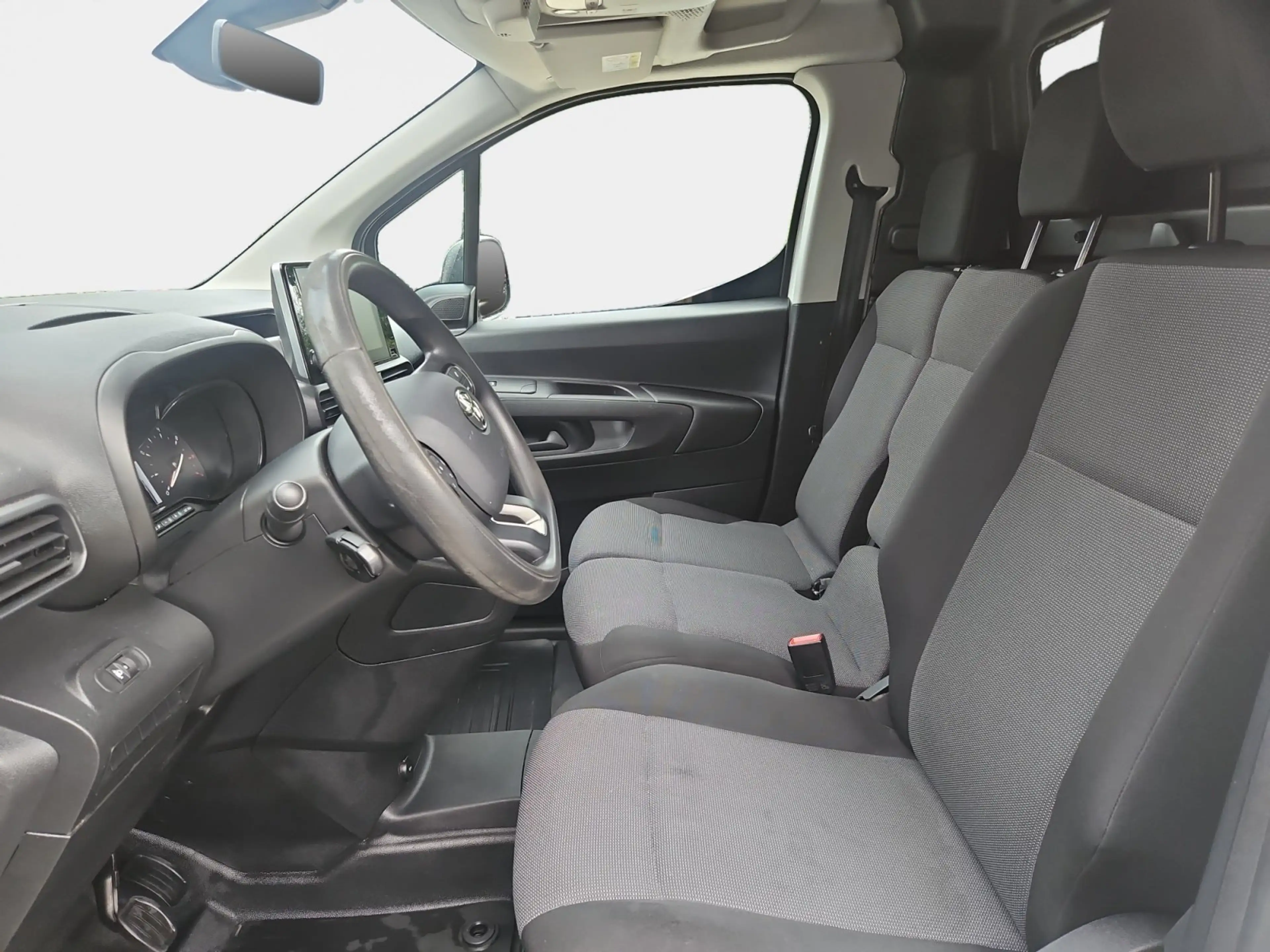 Toyota Proace City 1.5 D4D Launch edition L1 2xKlima — photo 9