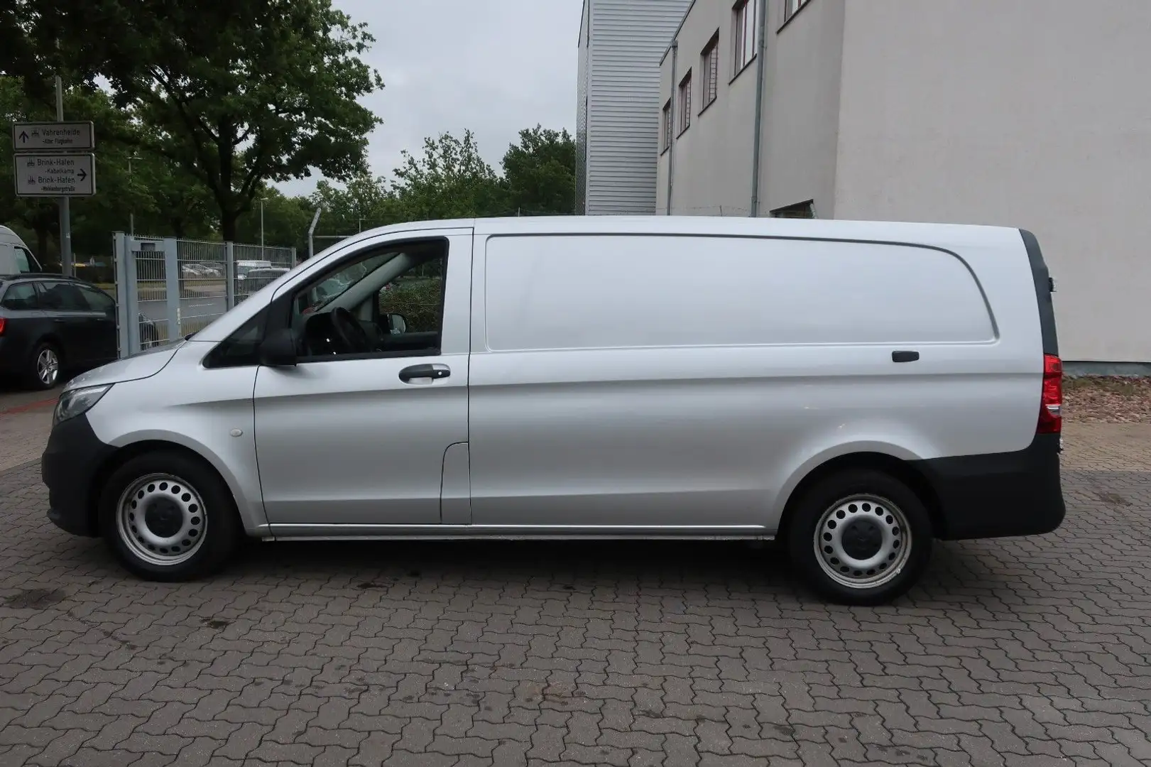 Mercedes-Benz Vito 116CDI 1.Hand / Klima / PDC/Tempomat/FN:140 Silber - 2