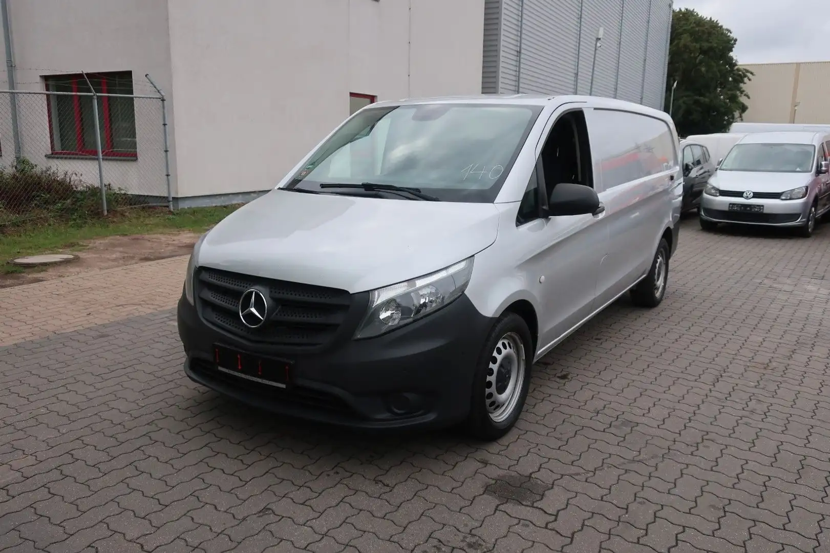 Mercedes-Benz Vito 116CDI 1.Hand / Klima / PDC/Tempomat/FN:140 Silber - 1