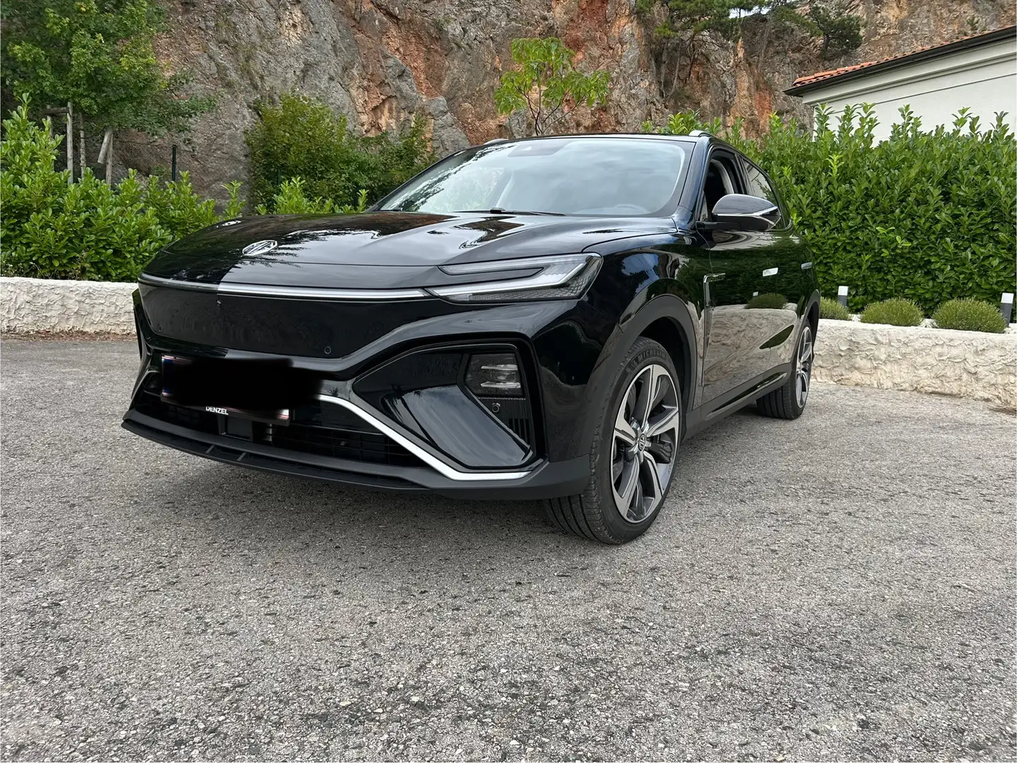 MG Marvel R Electric 70 kWh Performance - 1