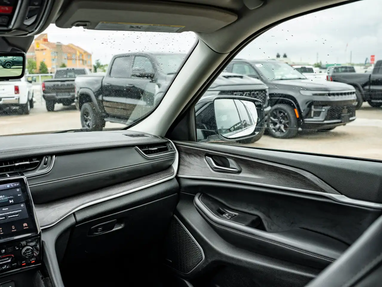 Jeep Grand Cherokee снимка Jeep Grand Cherokee
