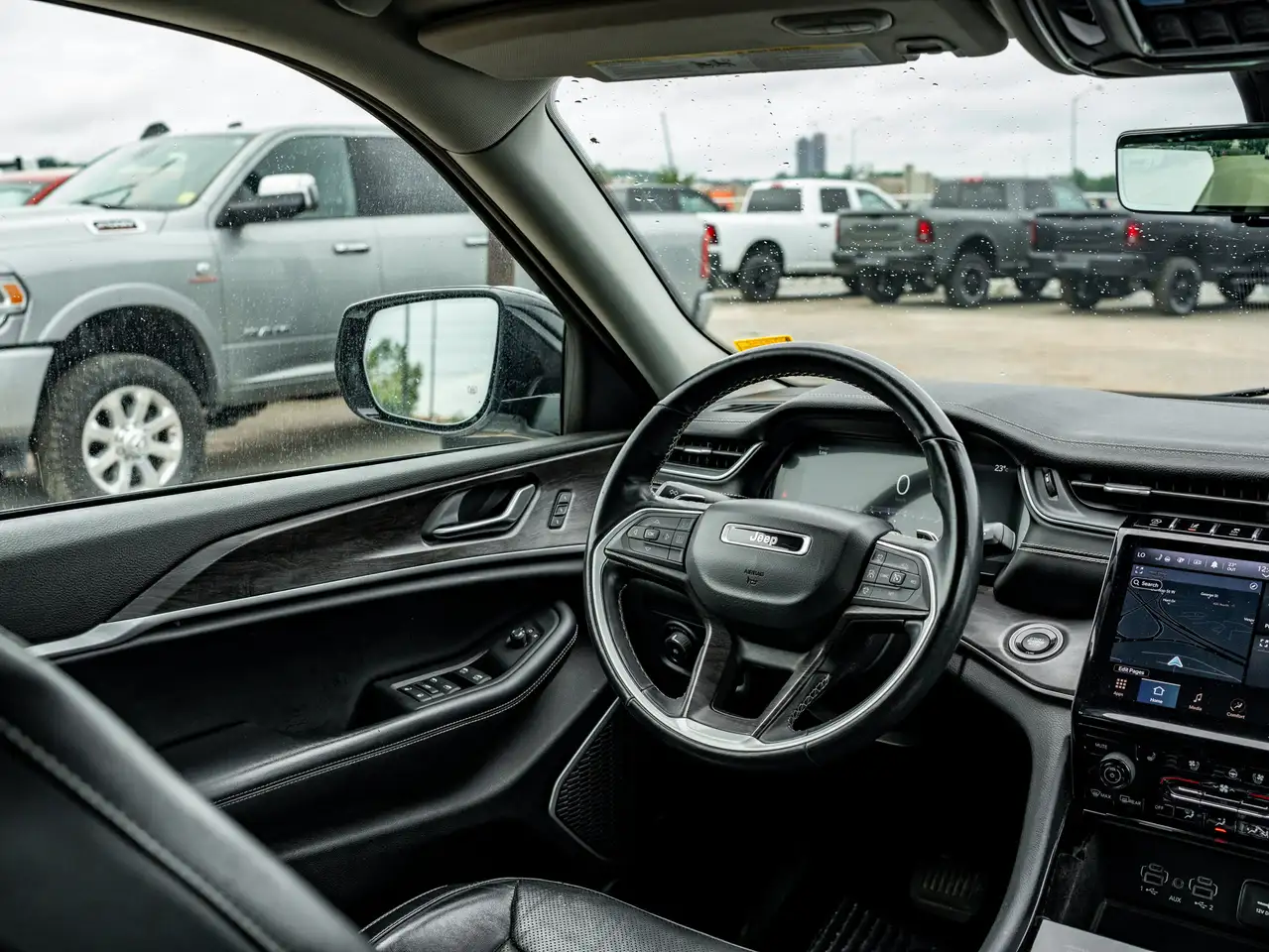 Jeep Grand Cherokee снимка Jeep Grand Cherokee