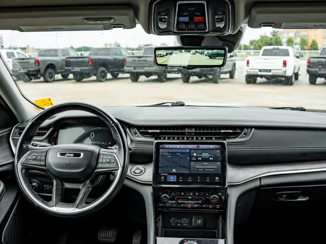 Jeep Grand Cherokee снимка Jeep Grand Cherokee