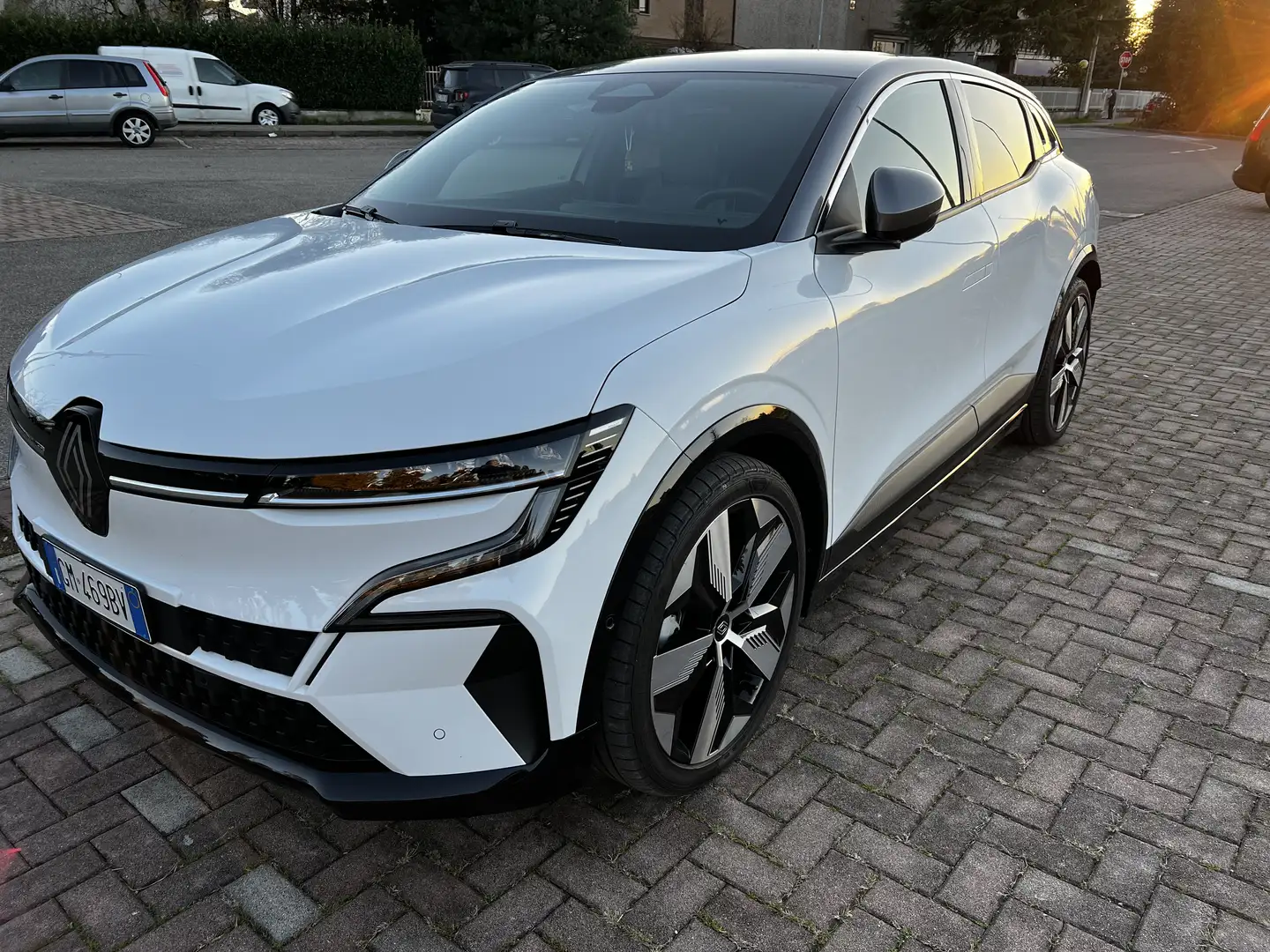 Renault Megane E-Tech Techno EV60 220cv optimum charge Weiß - 1