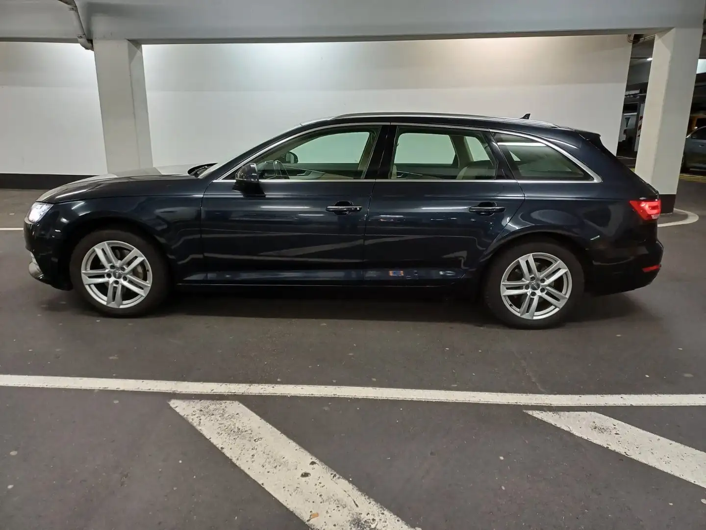 Audi A4 Avant quattro design*Vollleder Beige*Navi*AHK Bleu - 2