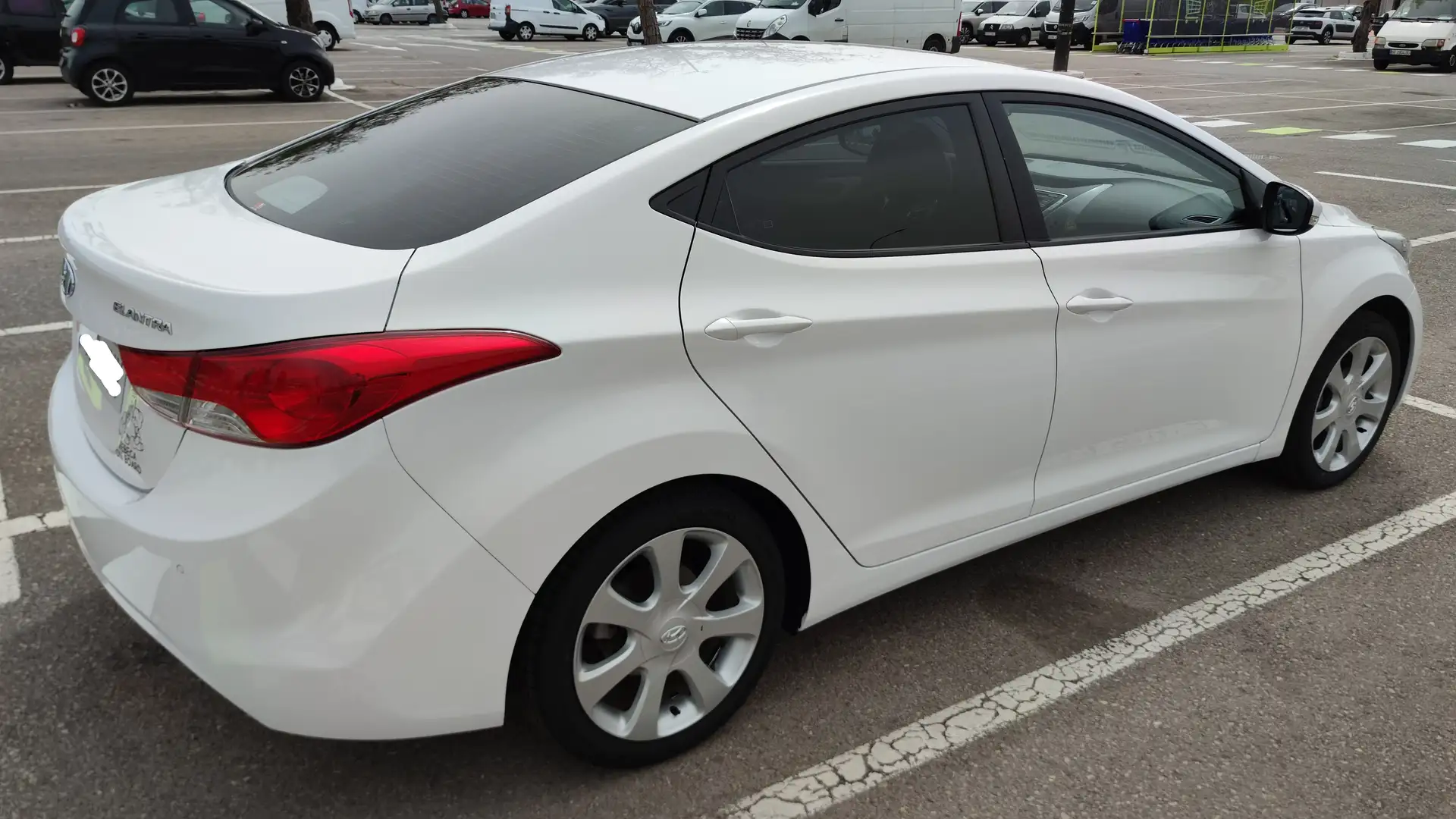 Hyundai ELANTRA Elantra 1.6 MPI GL Comfort • 132 CV Weiß - 2