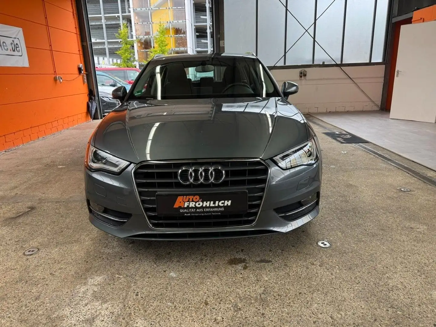 Audi A3 1.4 TFSI Sportback attraction S tronic Gris - 2