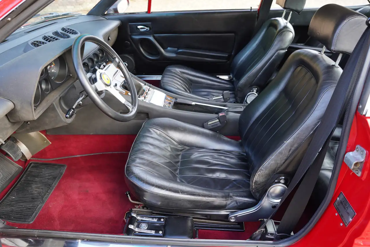 Ferrari 365 GT4 2+2 Very refined state of originality, One of, foto 3