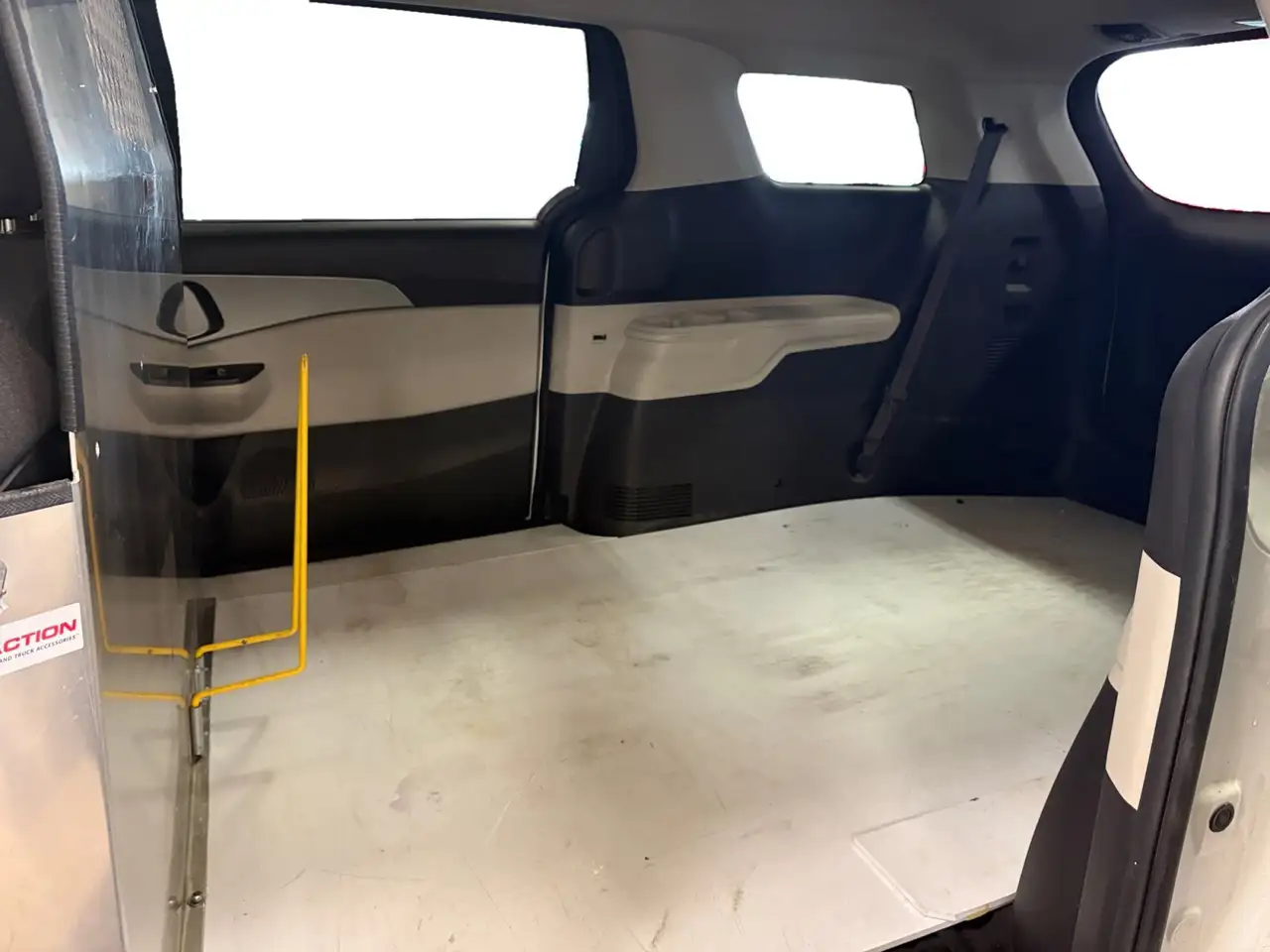 Kia Carnival снимка Kia Carnival