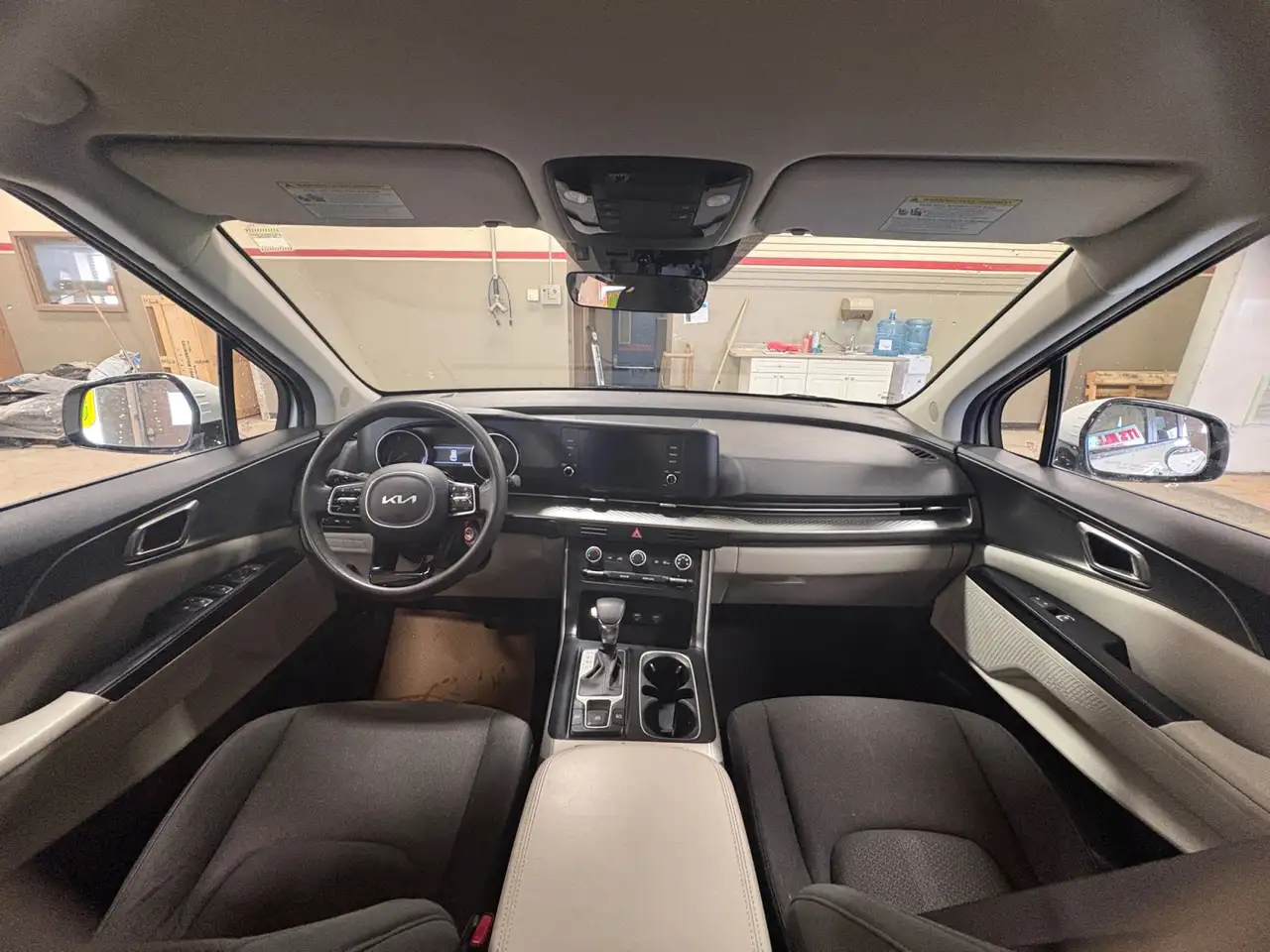 Kia Carnival снимка Kia Carnival