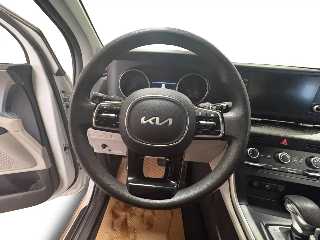 Kia Carnival снимка Kia Carnival