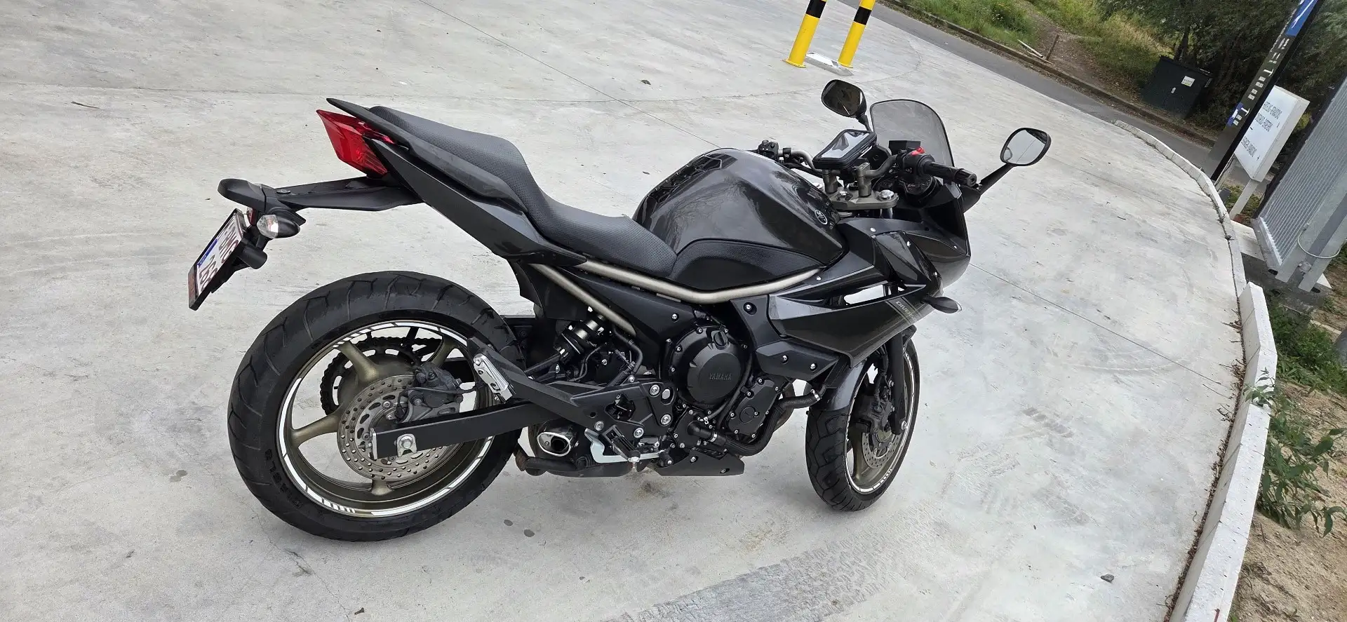 Yamaha XJ 6 Zwart - 2