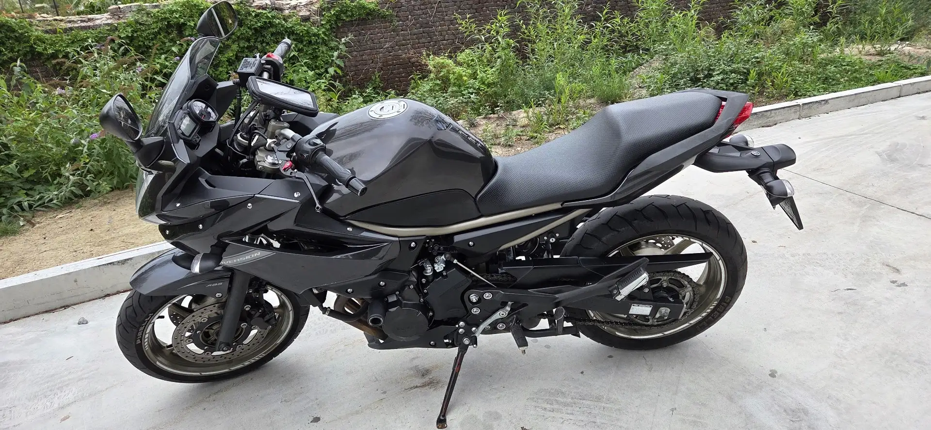 Yamaha XJ 6 Zwart - 1