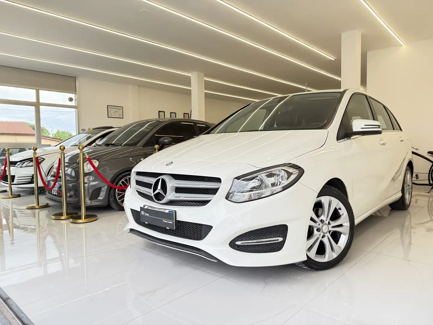 Mercedes-Benz B 180 d (cdi) AMG Sport Blanc - 1