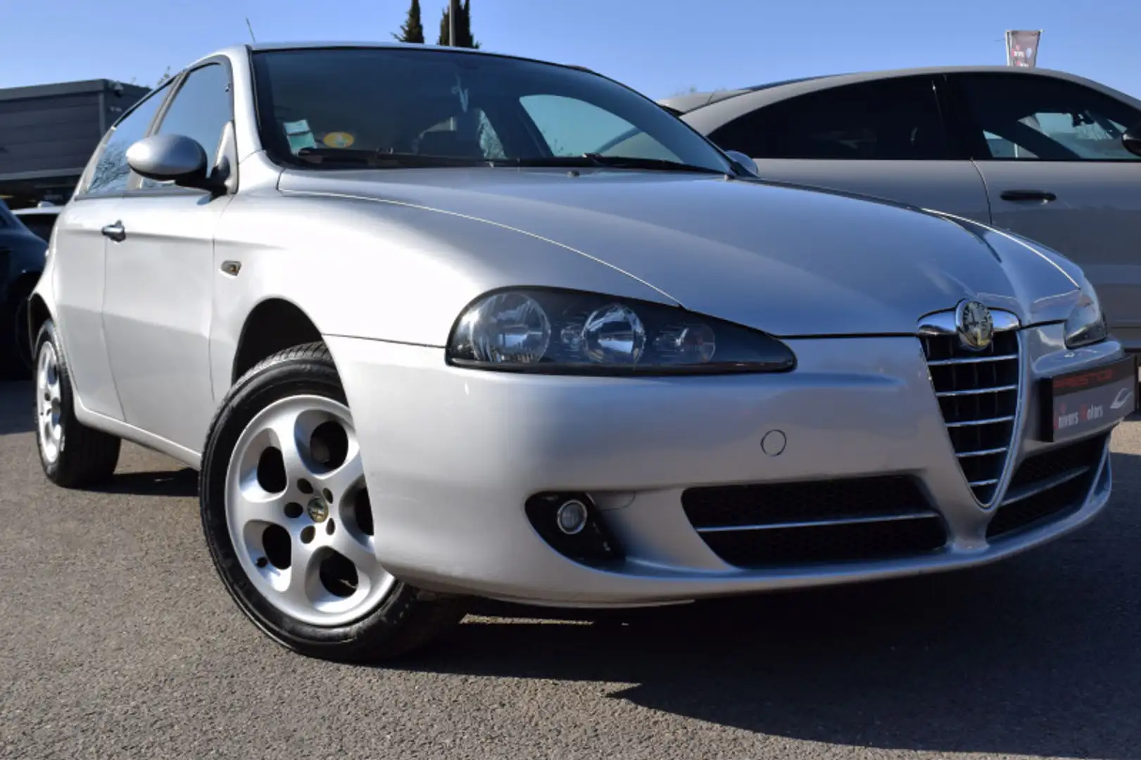 Alfa Romeo 147 1.9 JTD120 MULTIJET DISTINCTIVE 5P - 1