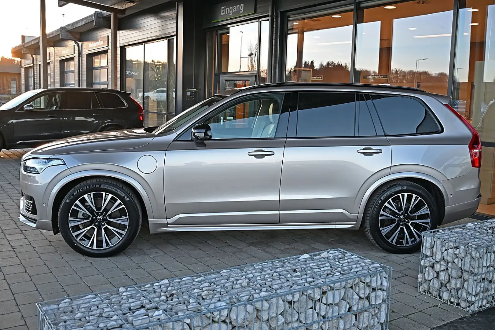 Volvo XC90 T8 AWD Recharge PHEV Ultra Dark Geartronic NP €... Beige - 2