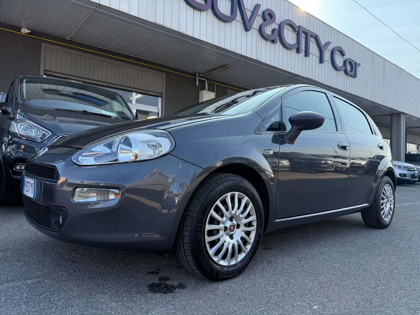 Fiat Punto Punto 5p 1.2 NEOPATENTATI Gris - 1