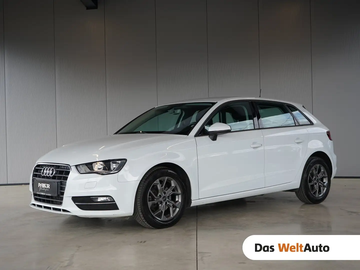 Audi A3 1.6 TDI Attraction Weiß - 1