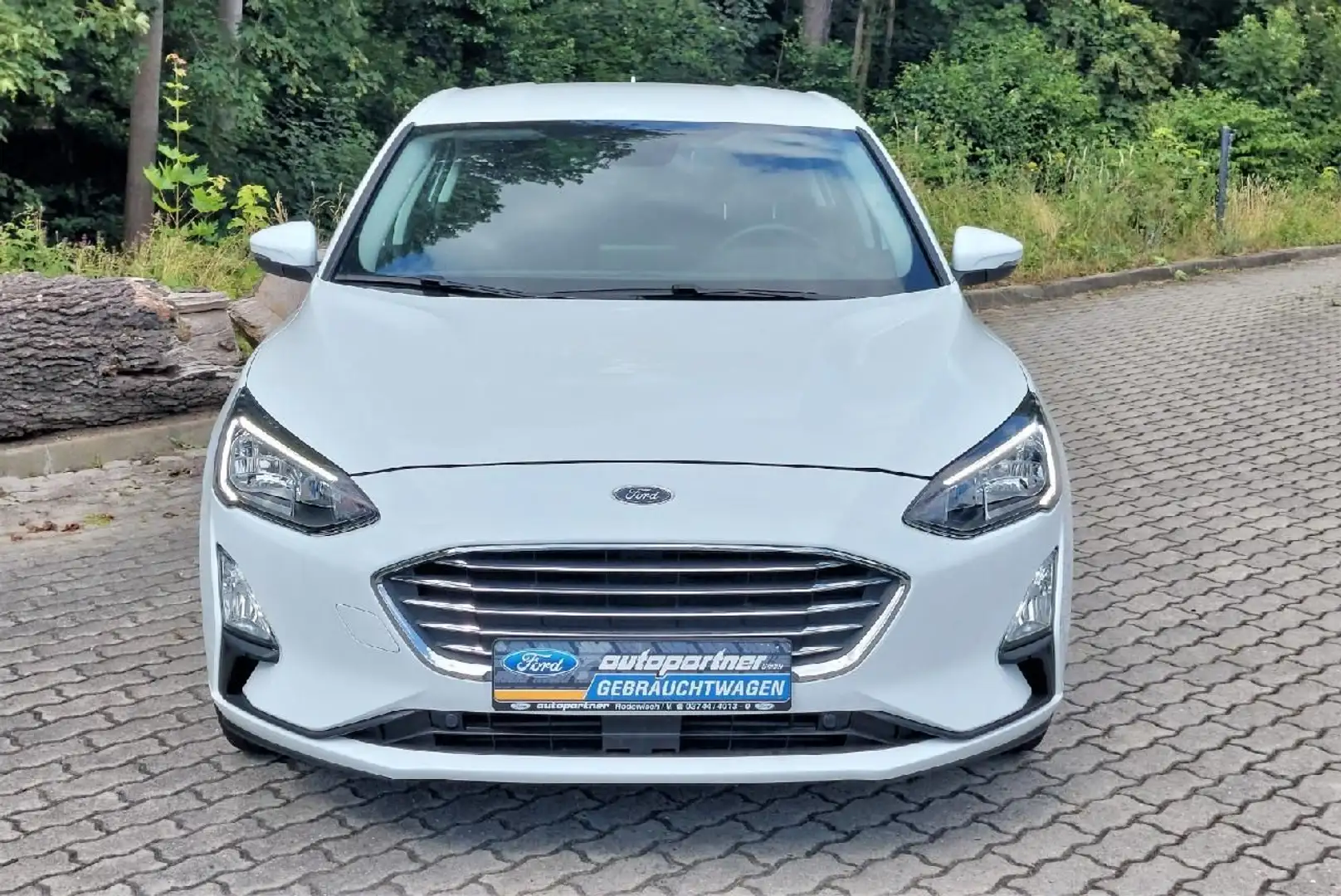 Ford Focus Lim. Titanium Weiß - 2