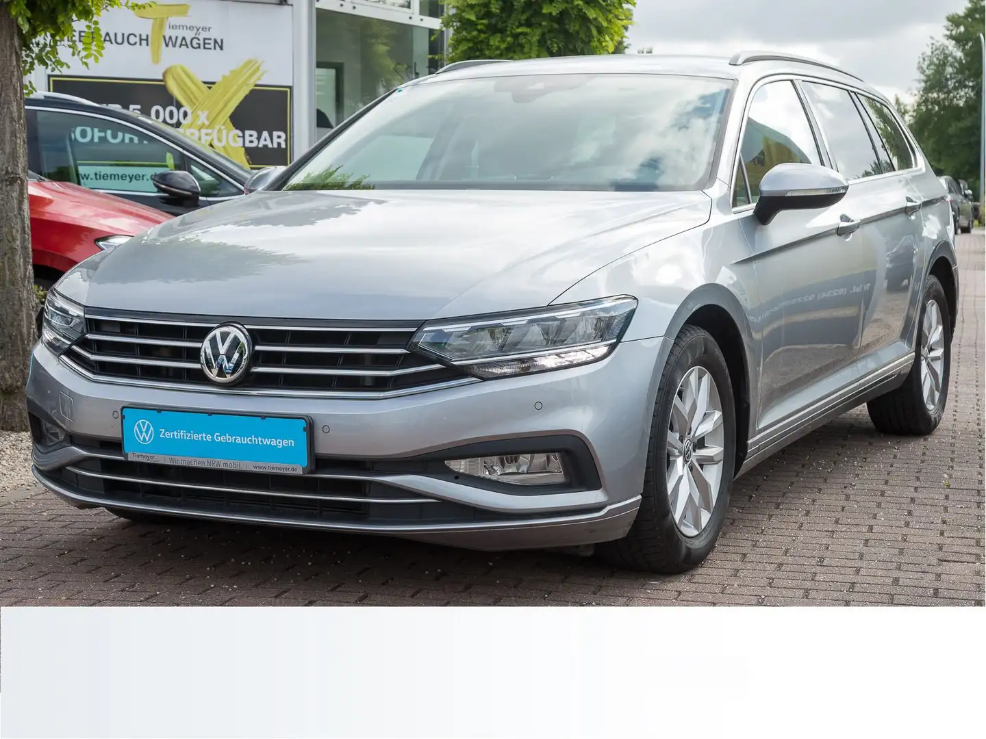 Volkswagen Passat Variant 1.5 TSI DSG BUISNESS NAVI AHK VZE Silber - 2
