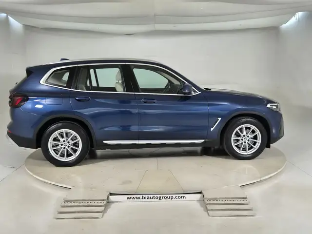 BMW X3 view 6
