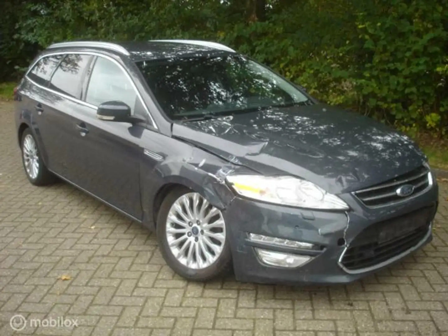 Ford Mondeo Wagon 1.6 EcoBoost Titanium Grijs - 1